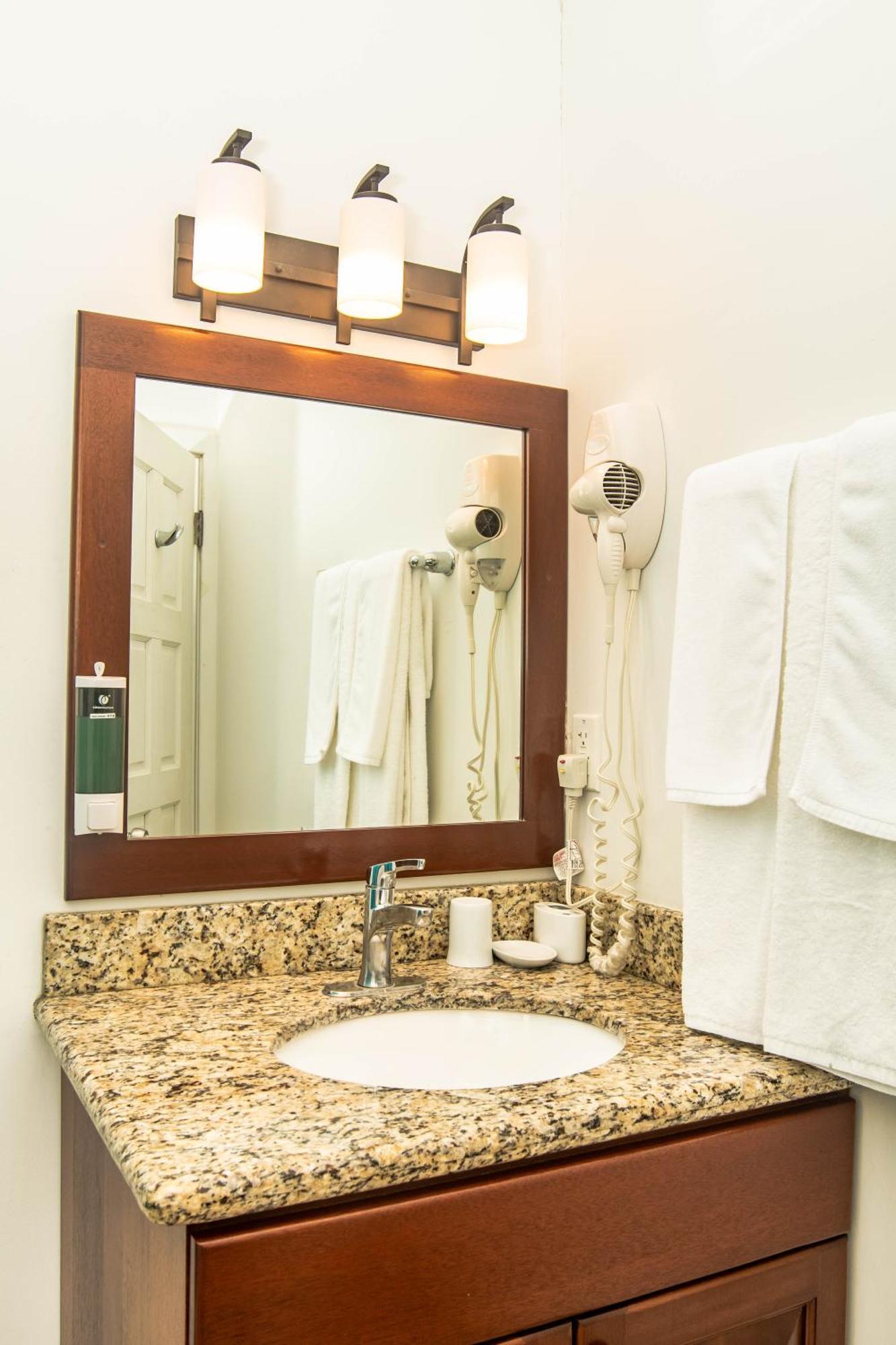 Harbour View Boutique & Yoga Retreat Resort *