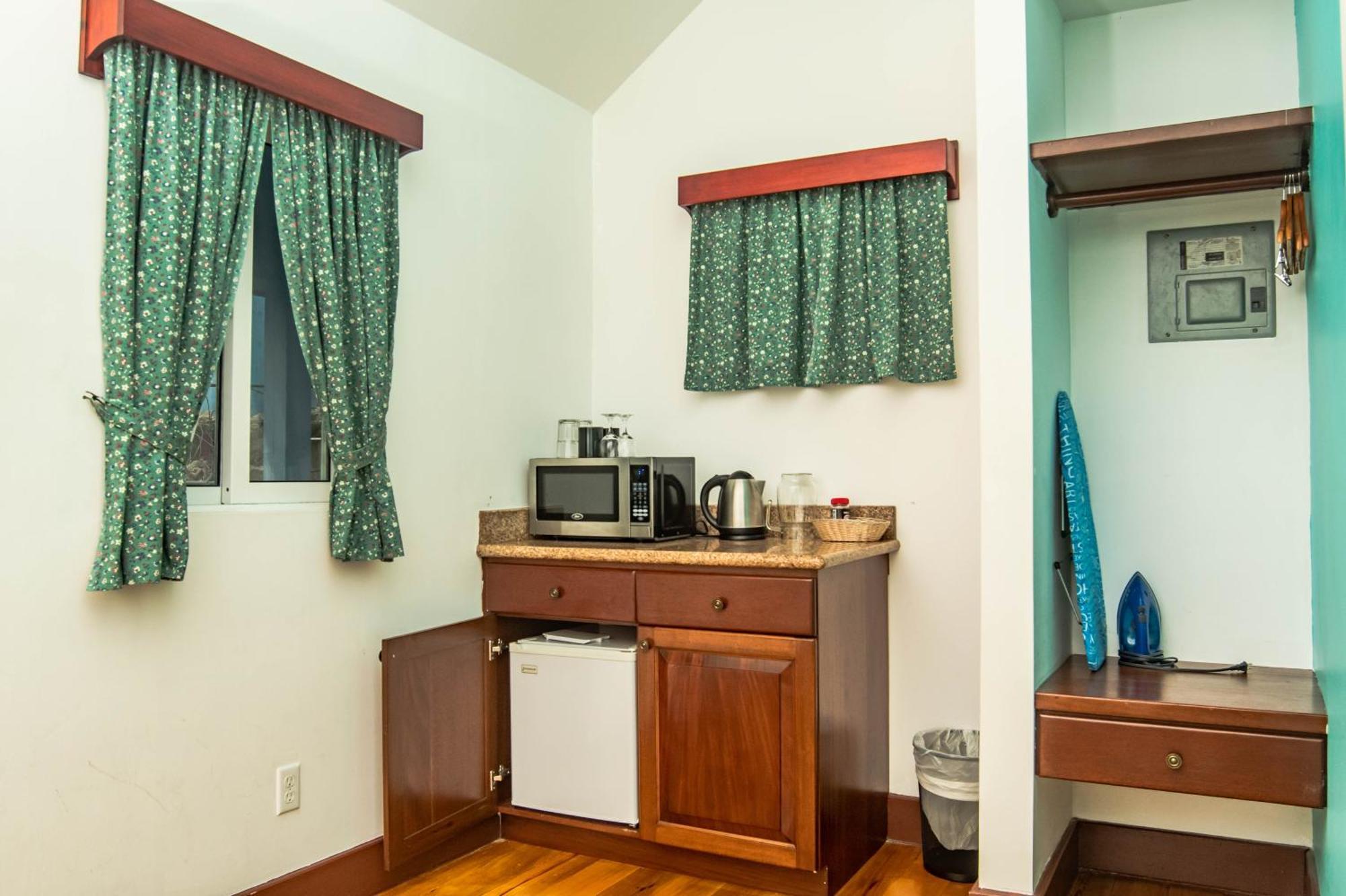Resort Harbour View Boutique & Yoga Retreat