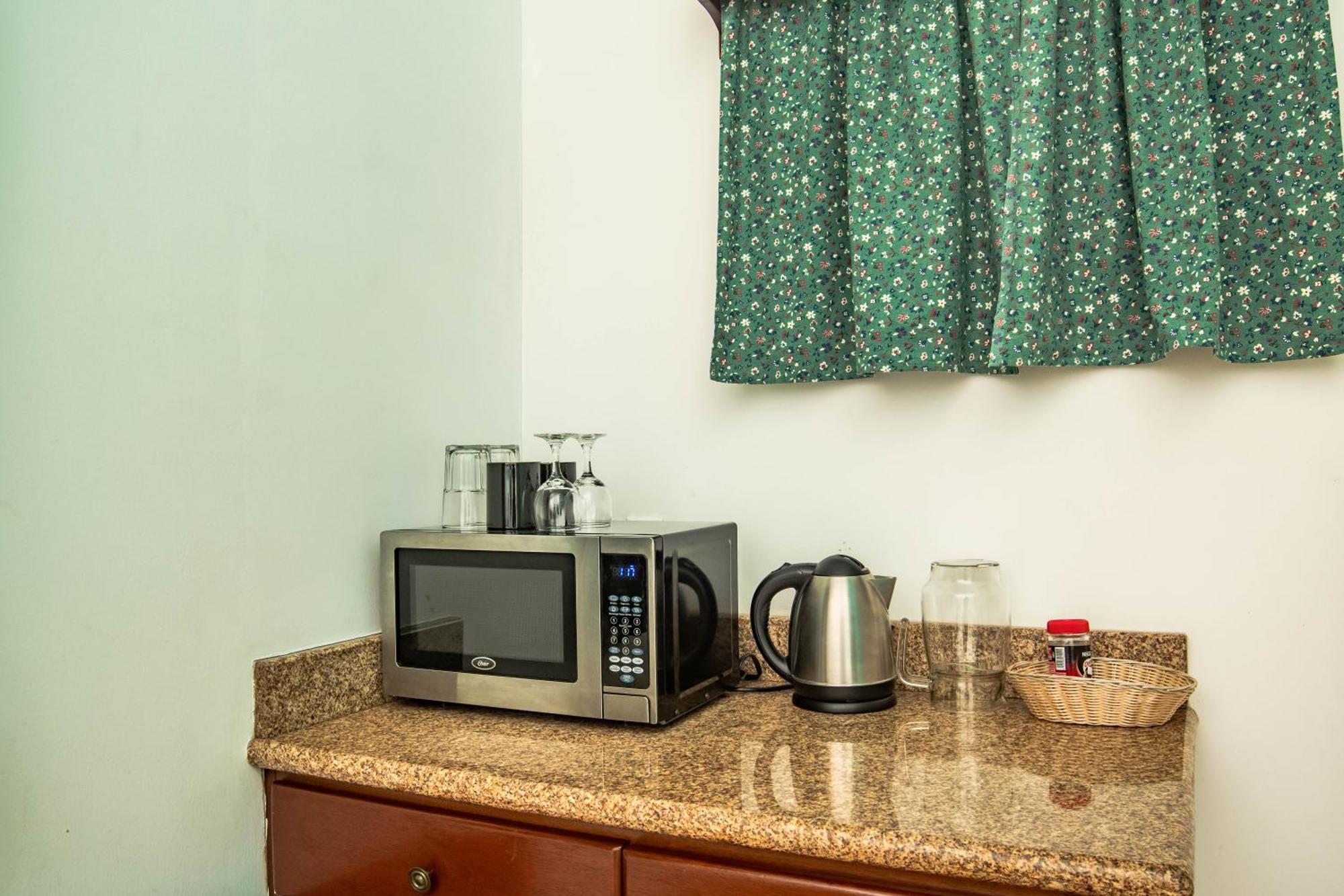 Harbour View Boutique & Yoga Retreat Resort Belize City