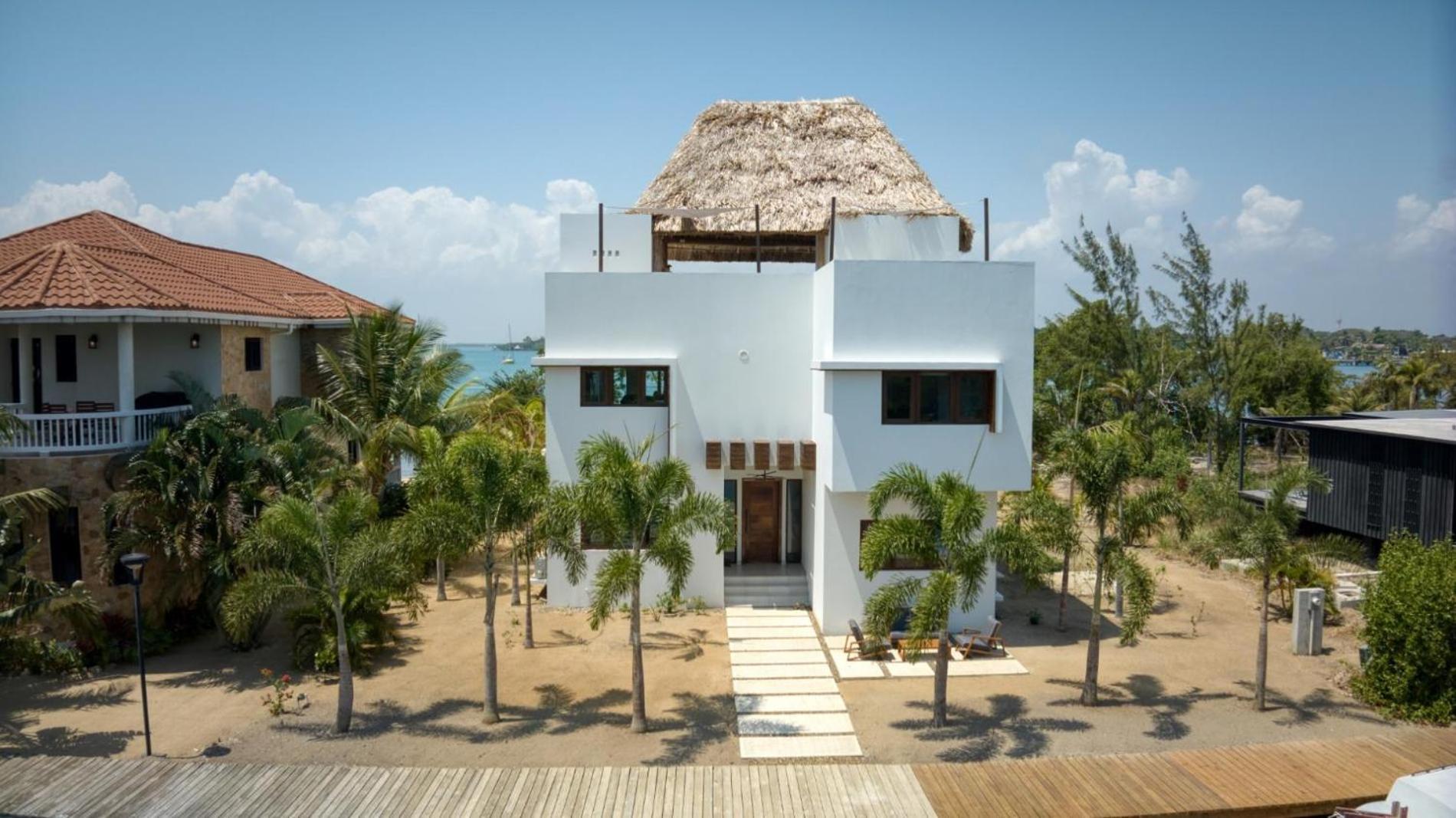 New Oceanfront 5 Bedroom Private Island