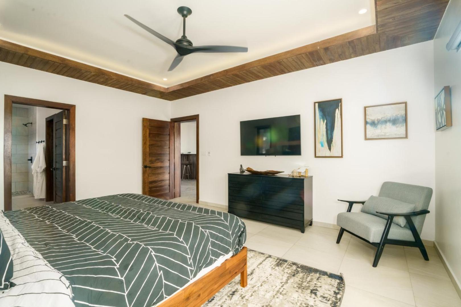 Villa New Oceanfront 5 Bedroom Private Island Placencia
