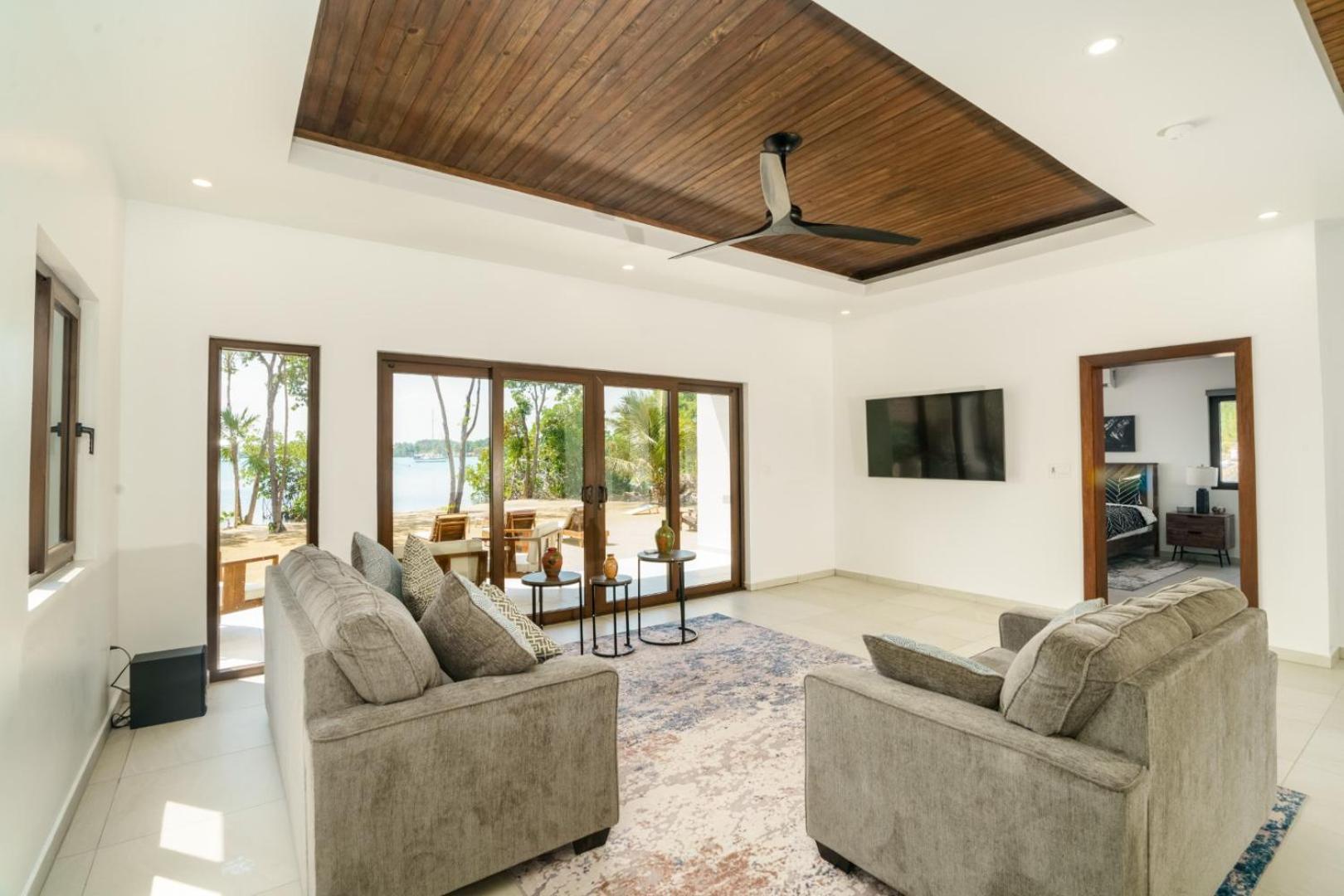 Villa New Oceanfront 5 Bedroom Private Island *