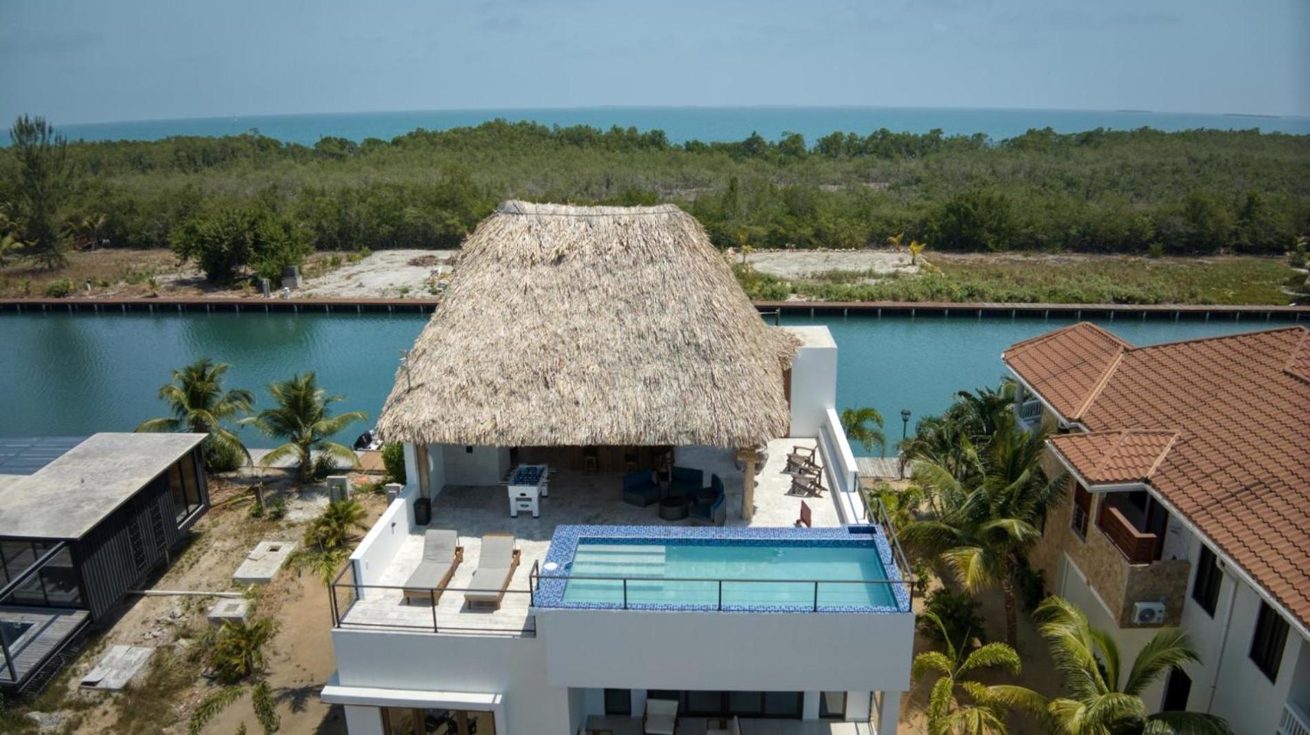 Villa New Oceanfront 5 Bedroom Private Island Placencia