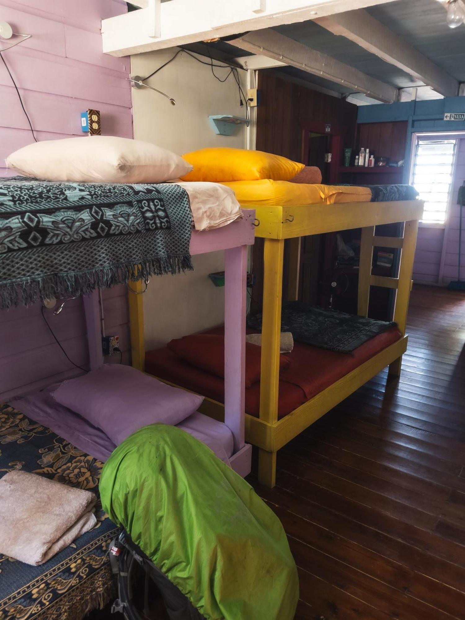 Anda Di Hows Hostel Placencia