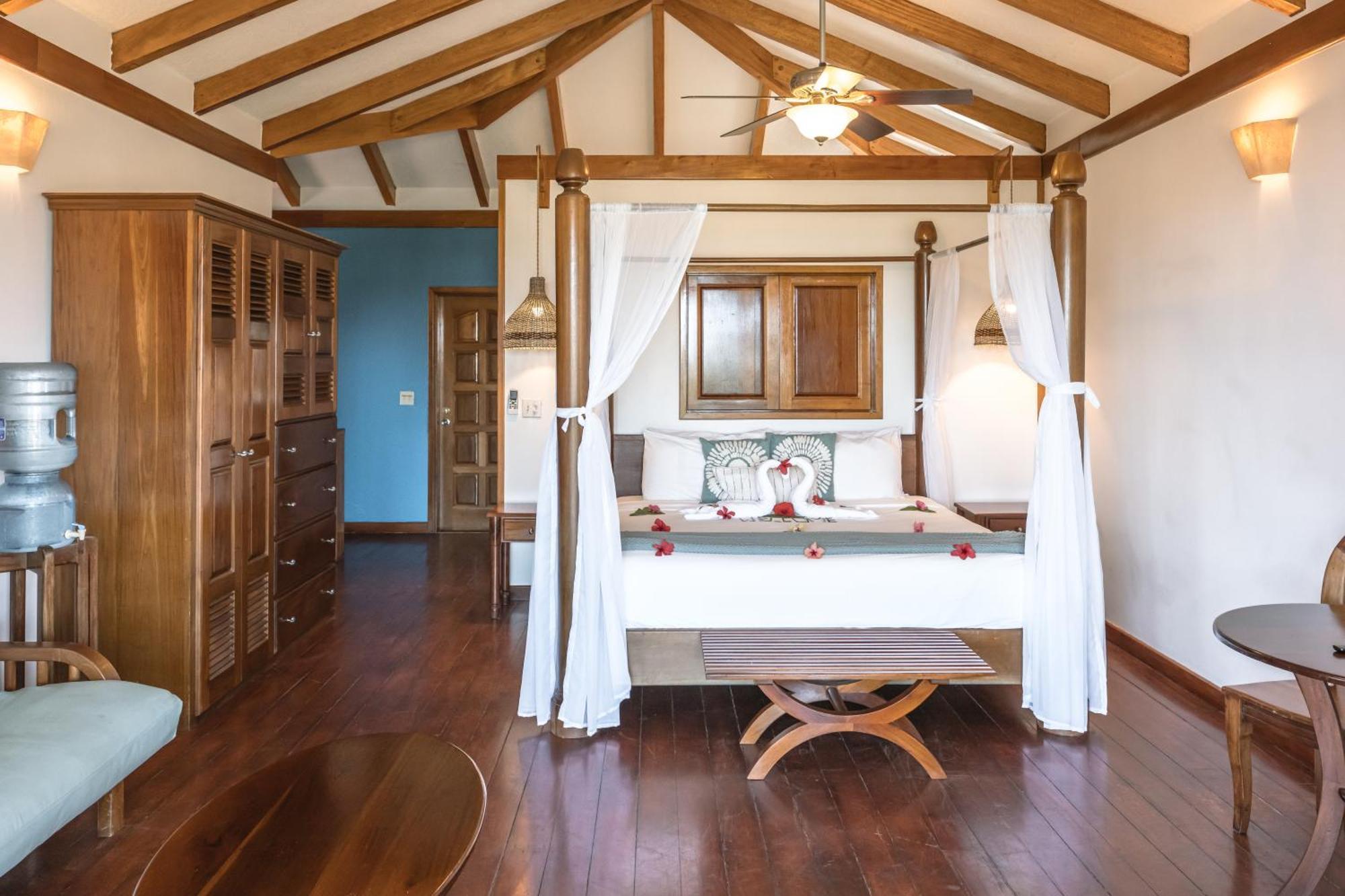 Resort Bay Belize A Muy'ono Hopkins