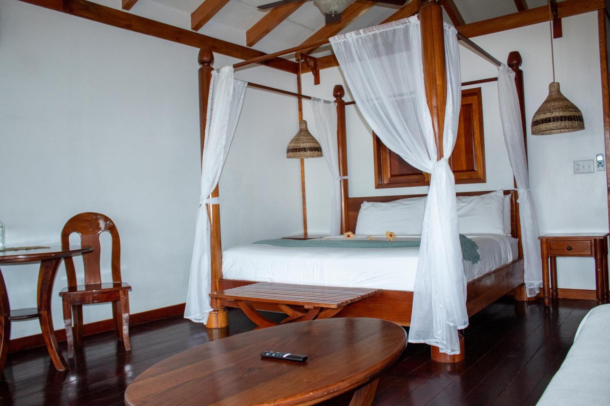 Resort Bay Belize A Muy'ono