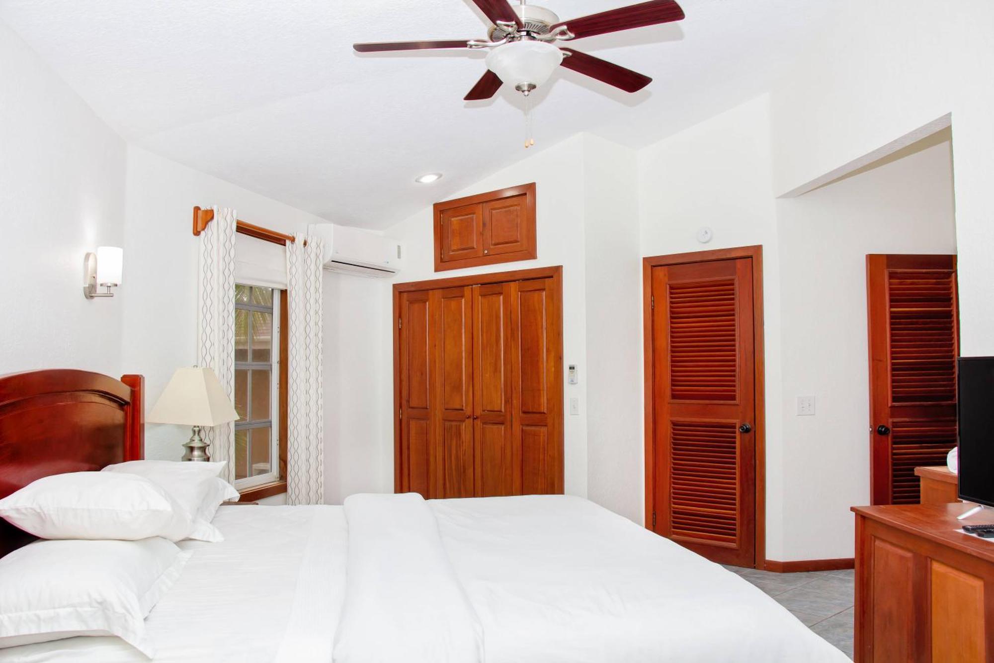 White Sands Cove Resort San Pedro (Ambergris Caye)