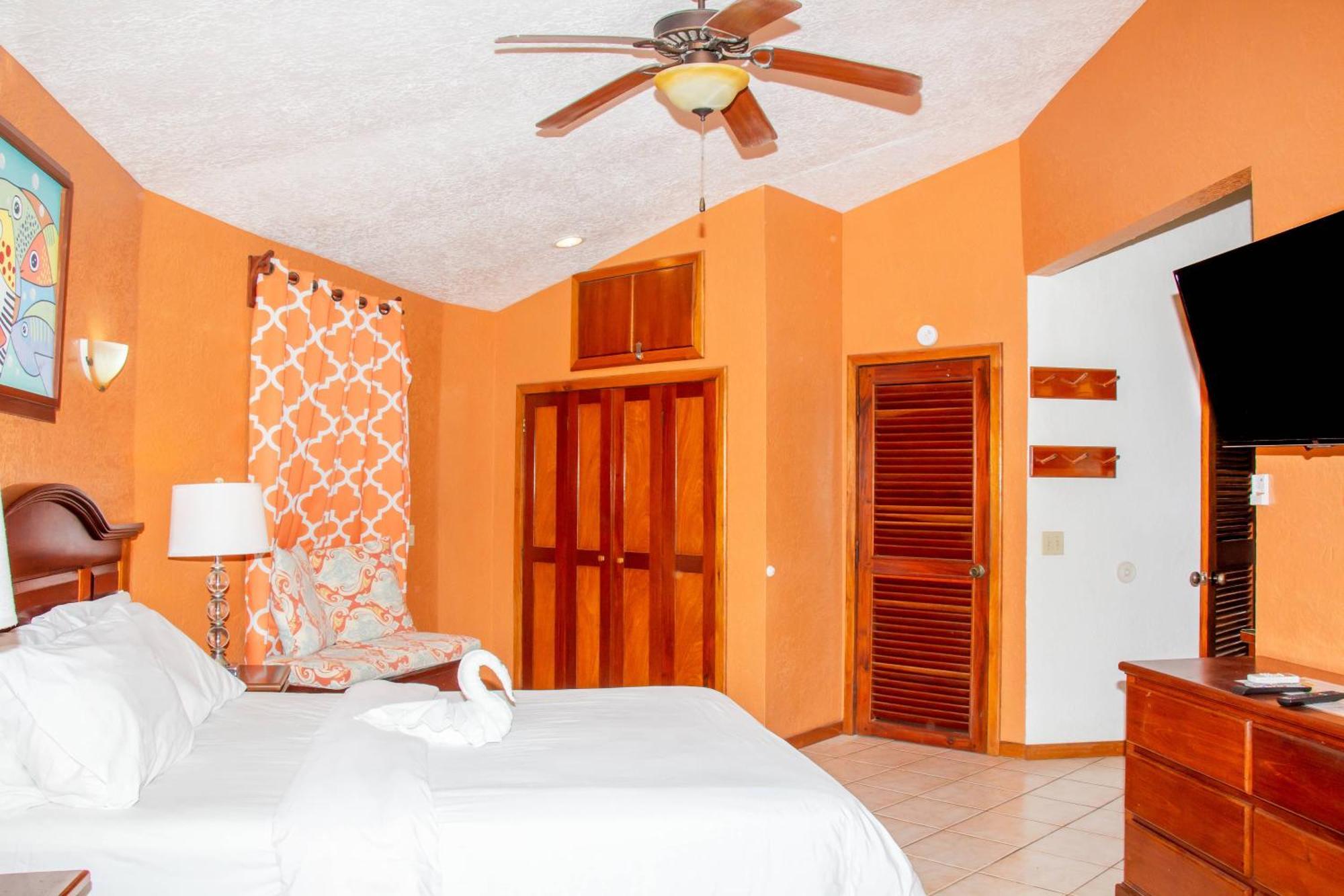 White Sands Cove Resort 3*