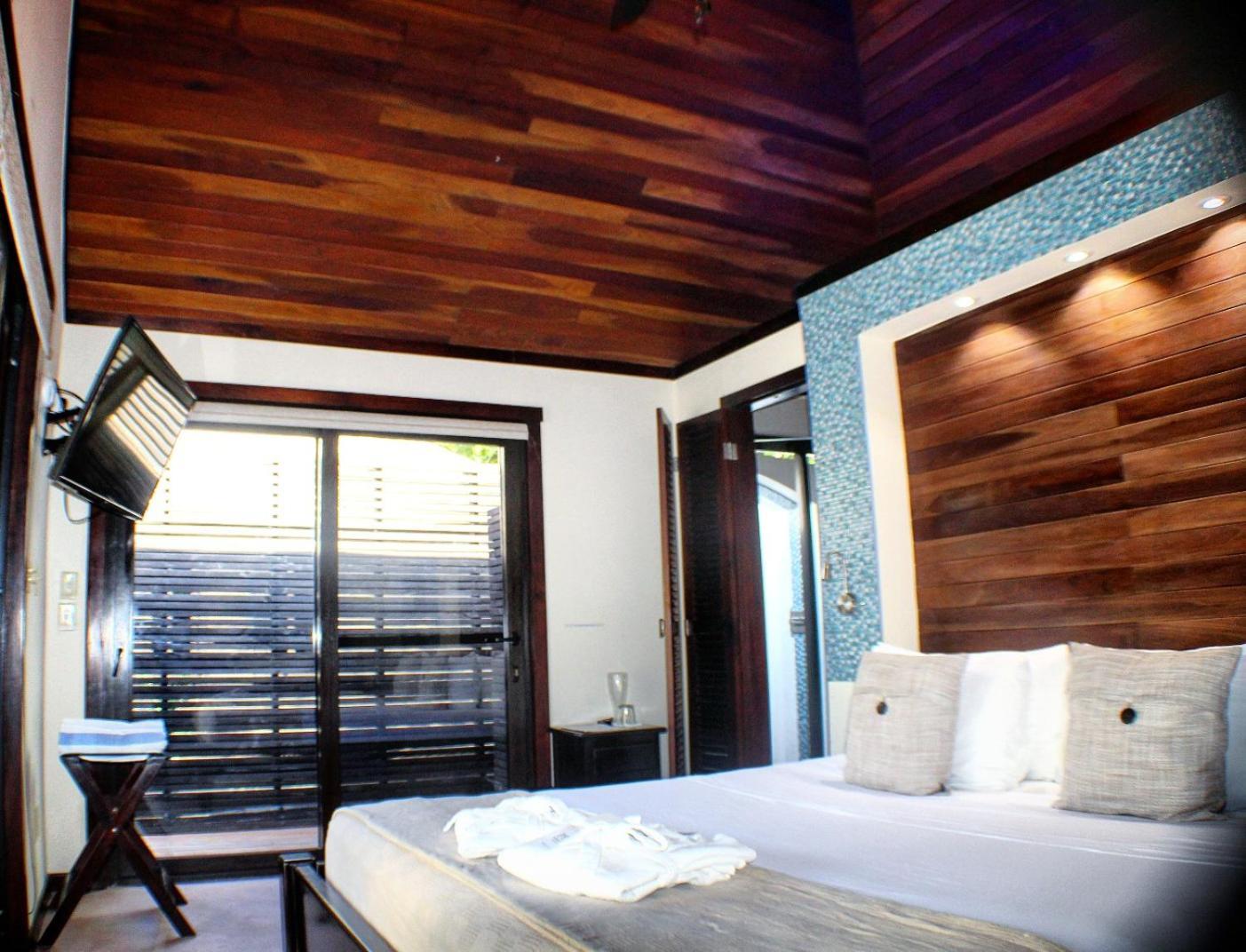 Pur Boutique Cabanas, Adults Only Hotel