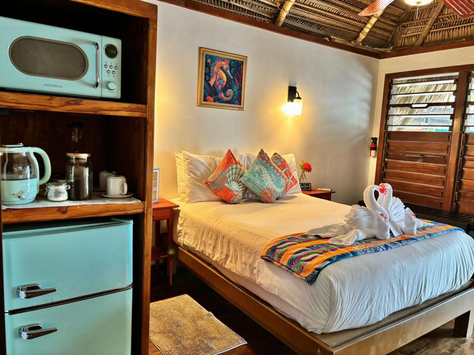 Azure Del Mar Inn Maya Beach