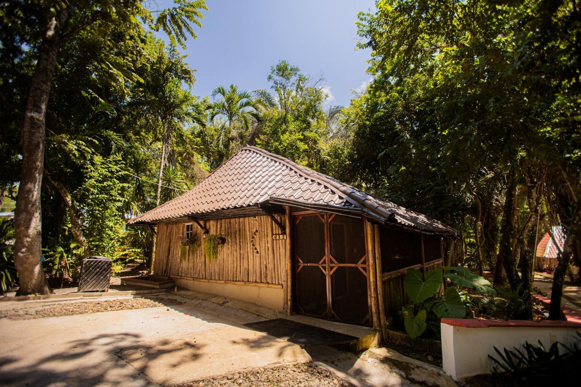 Falling Leaves Hotel 4*