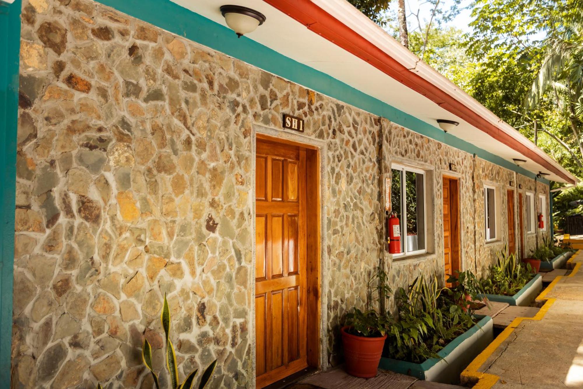 Falling Leaves Hotel San Ignacio