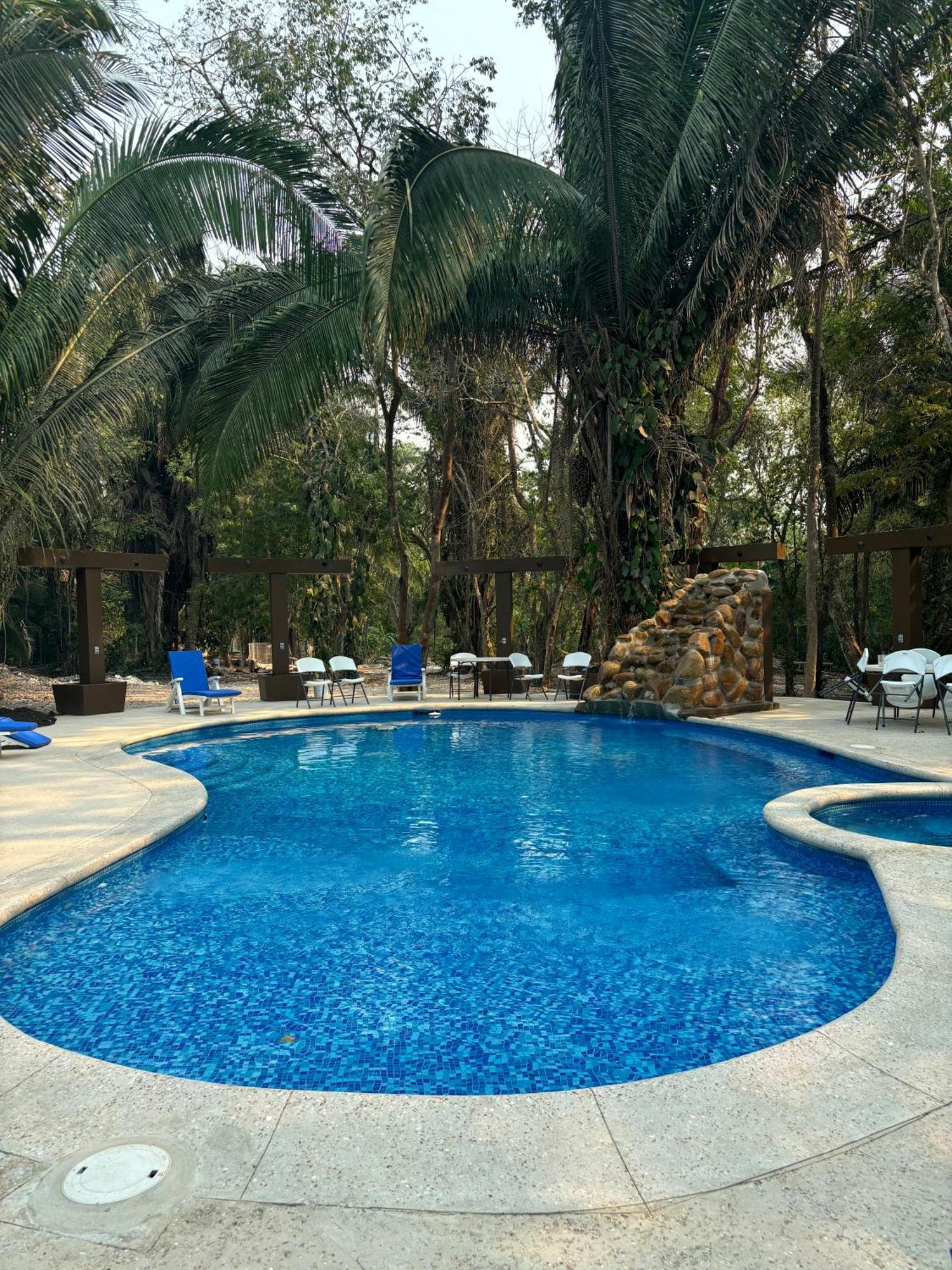 Hotel Falling Leaves 4*