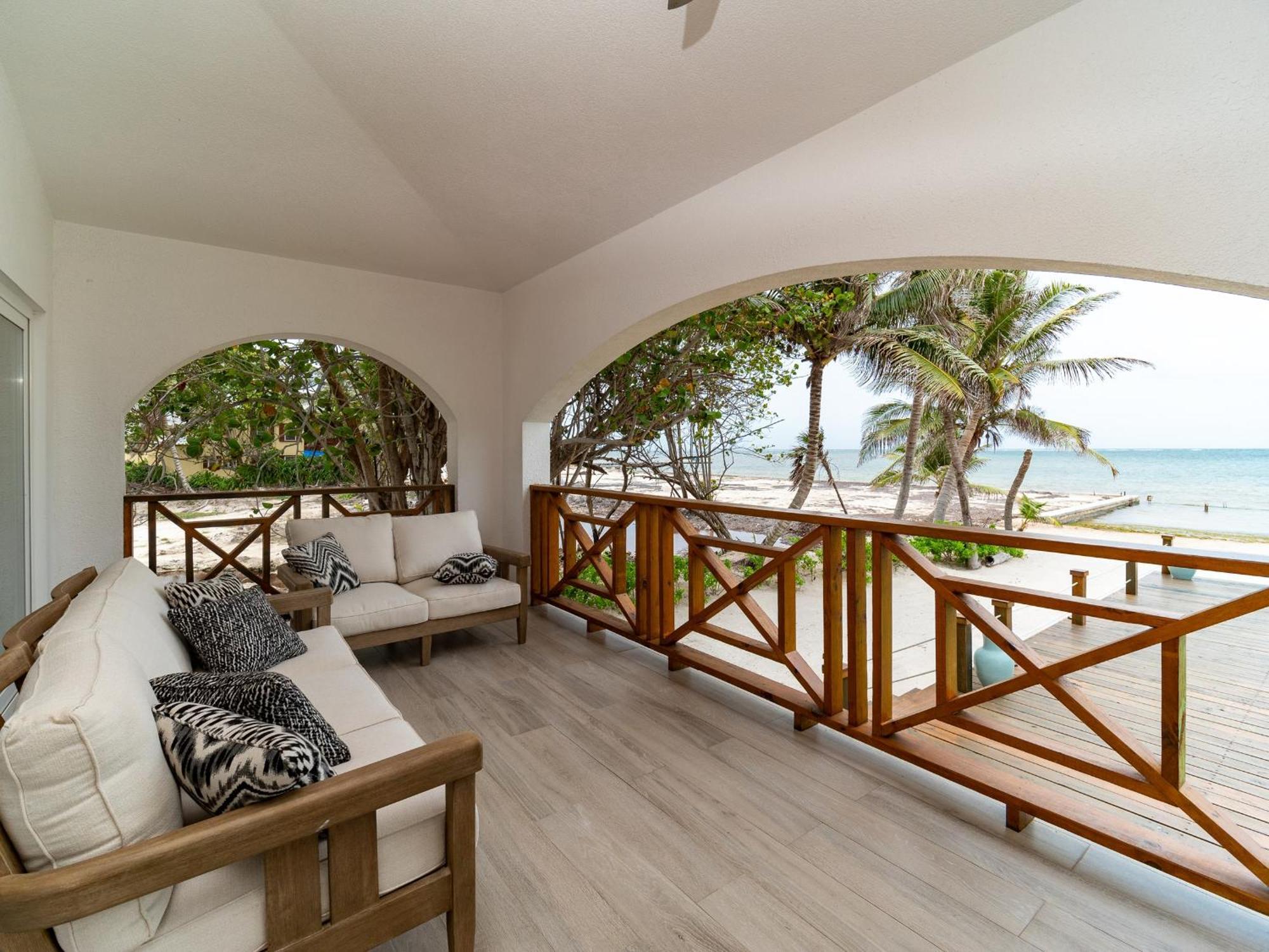 Casa Cristal Oceanfront By Floreo Holiday home