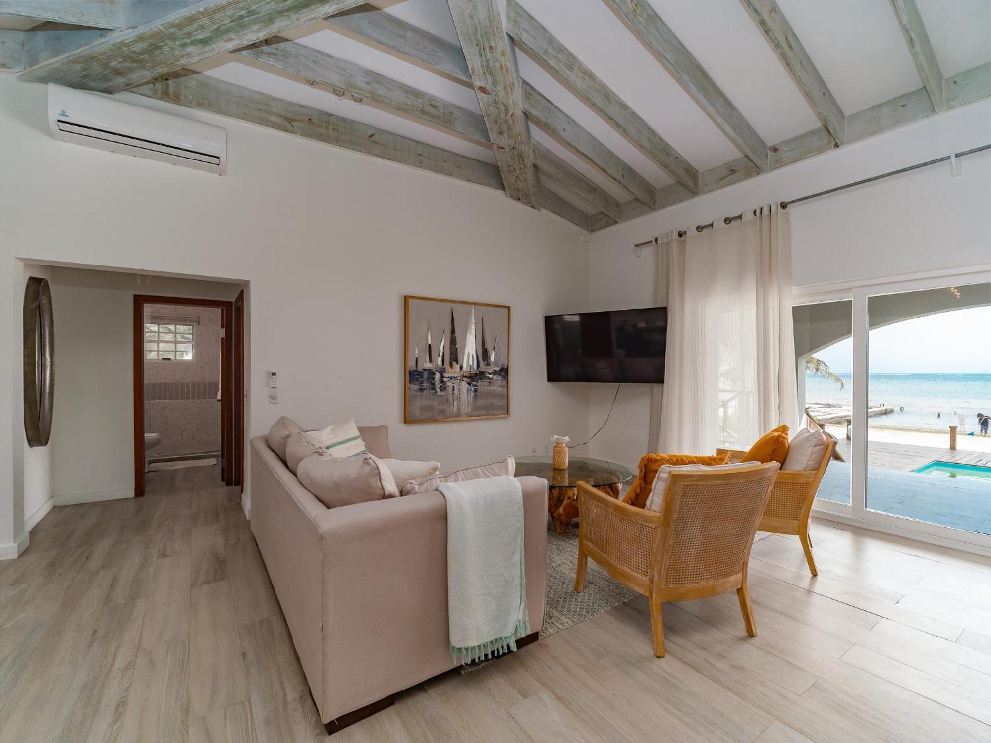 Casa Cristal Oceanfront By Floreo
