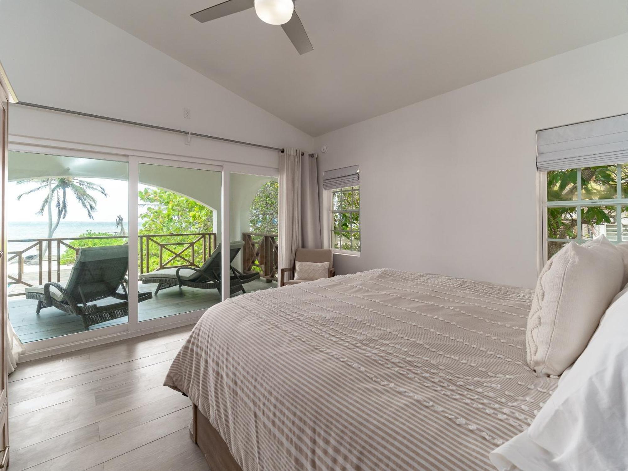 Casa Cristal Oceanfront By Floreo