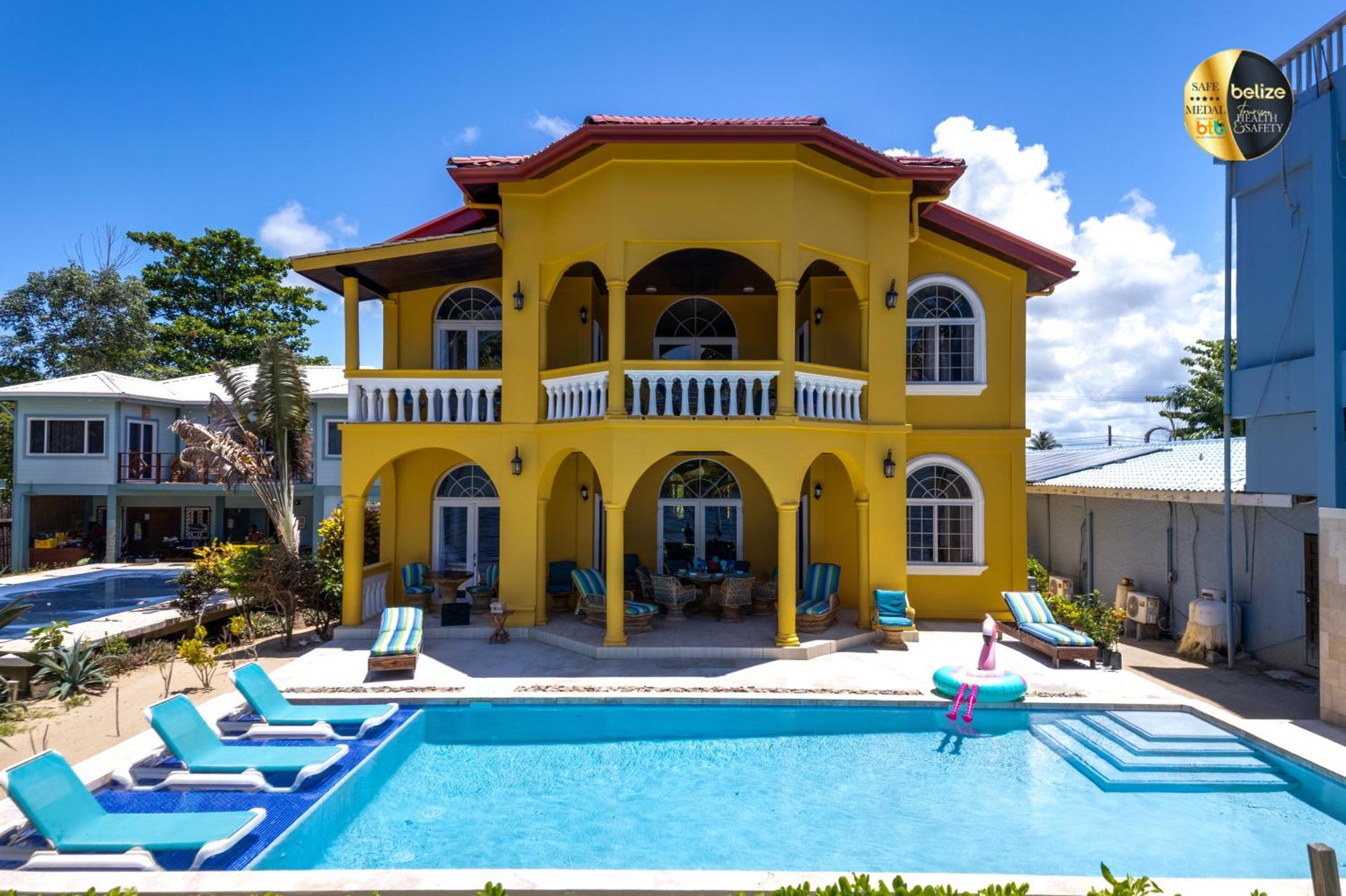 Blue Parrot House And * Hopkins