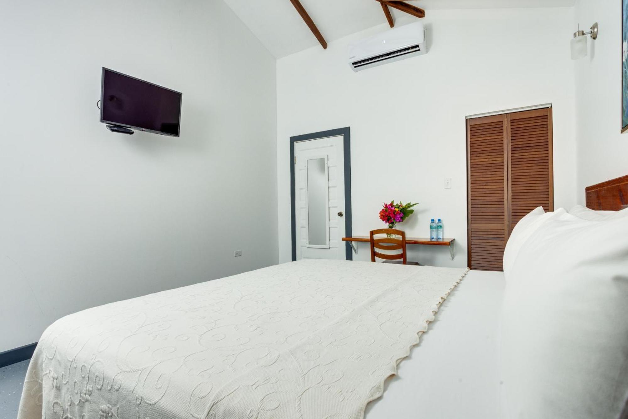 Harbour View Boutique & Yoga Retreat Resort Belize City