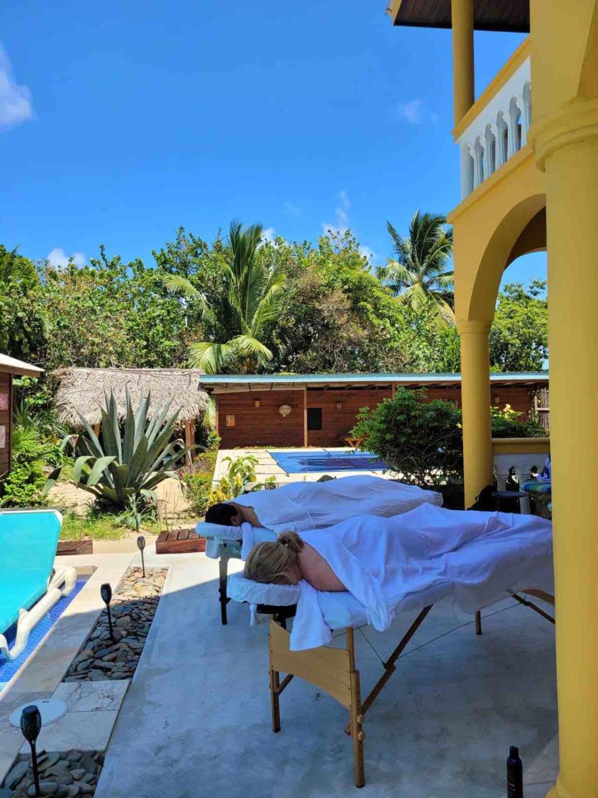 Aparthotel Blue Parrot House And