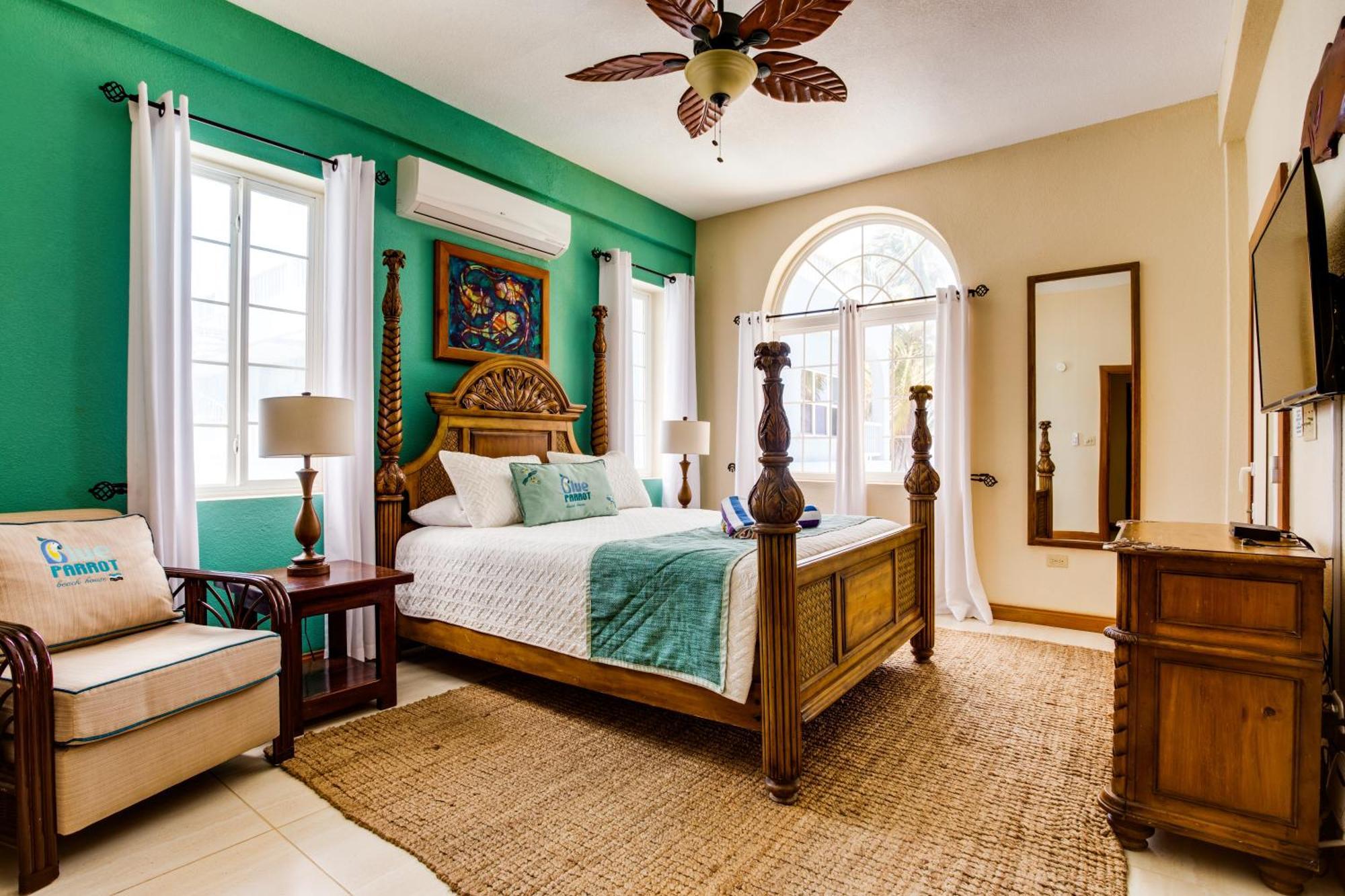 Aparthotel Blue Parrot House And
