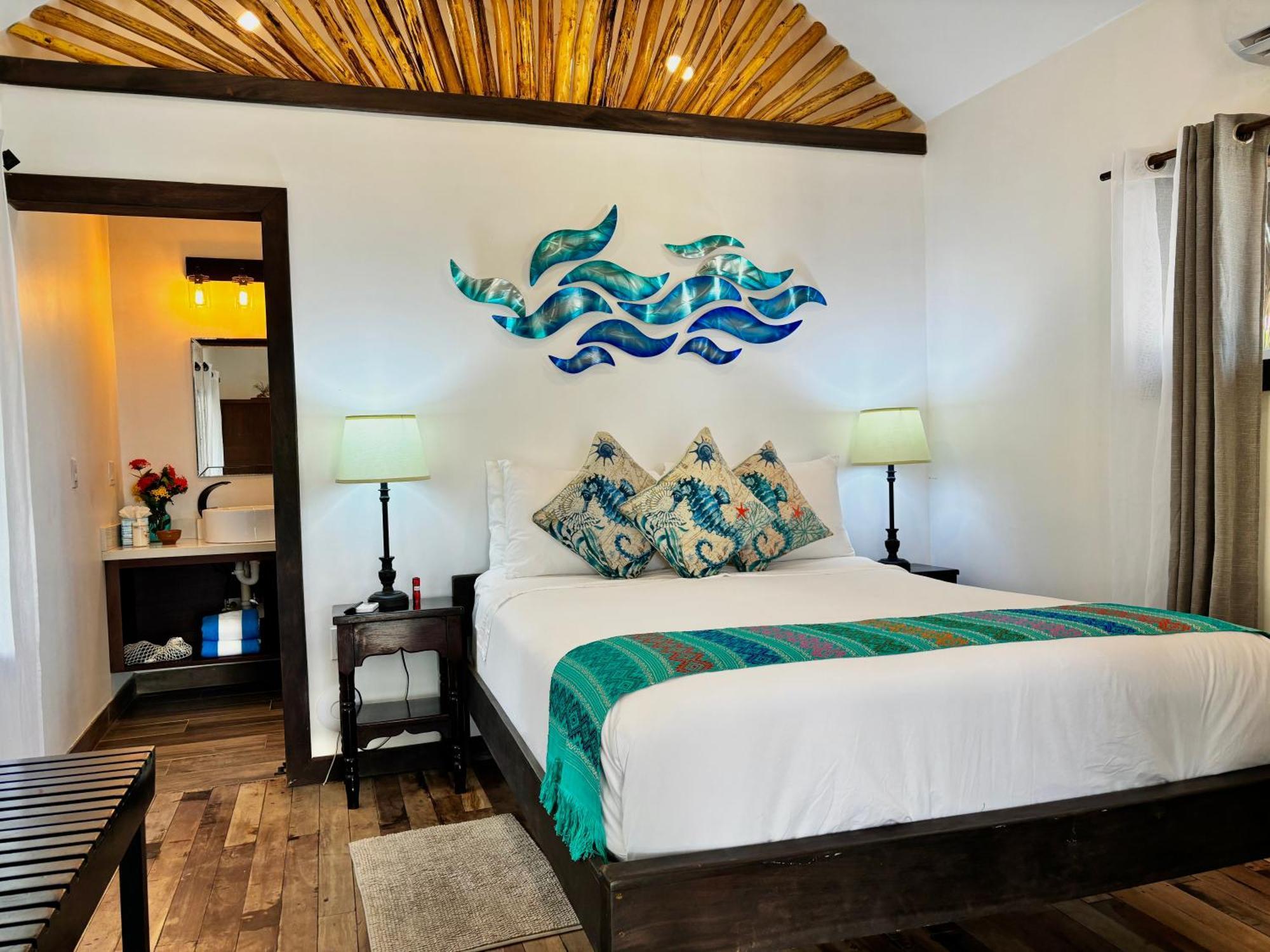 Inn Azure Del Mar 3*