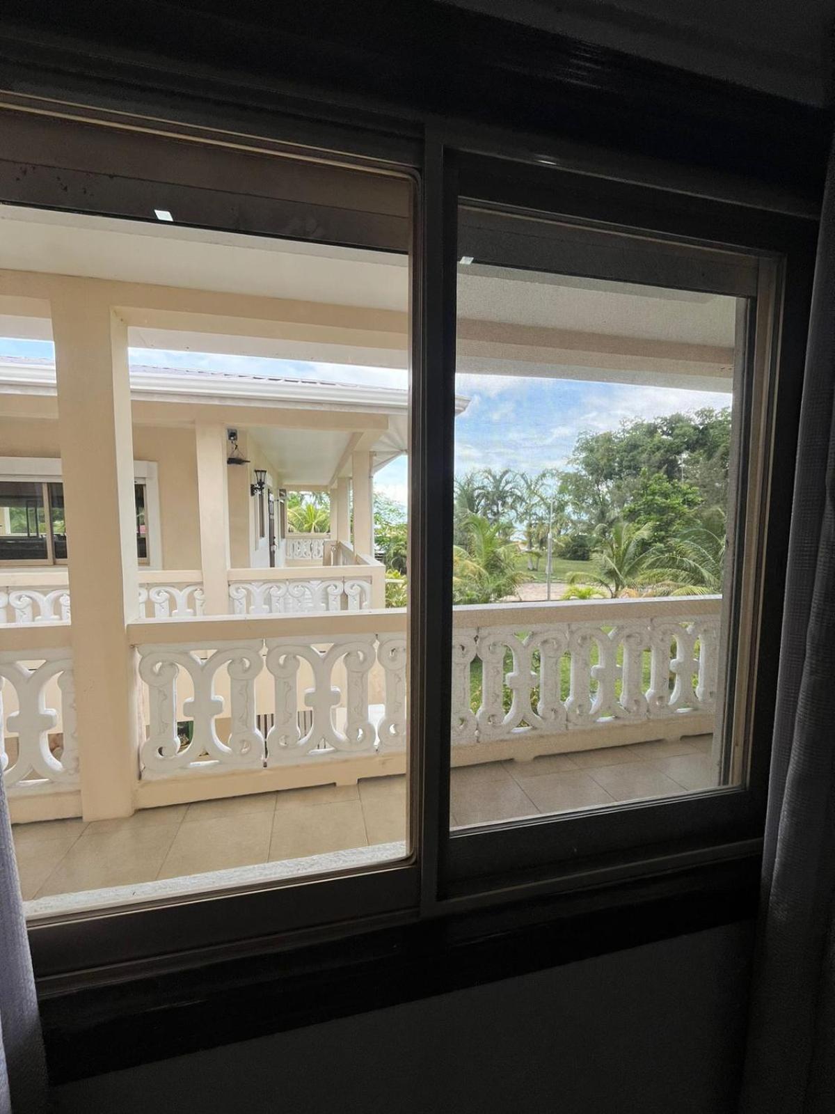 Seaside Chateau Hotel Belize City