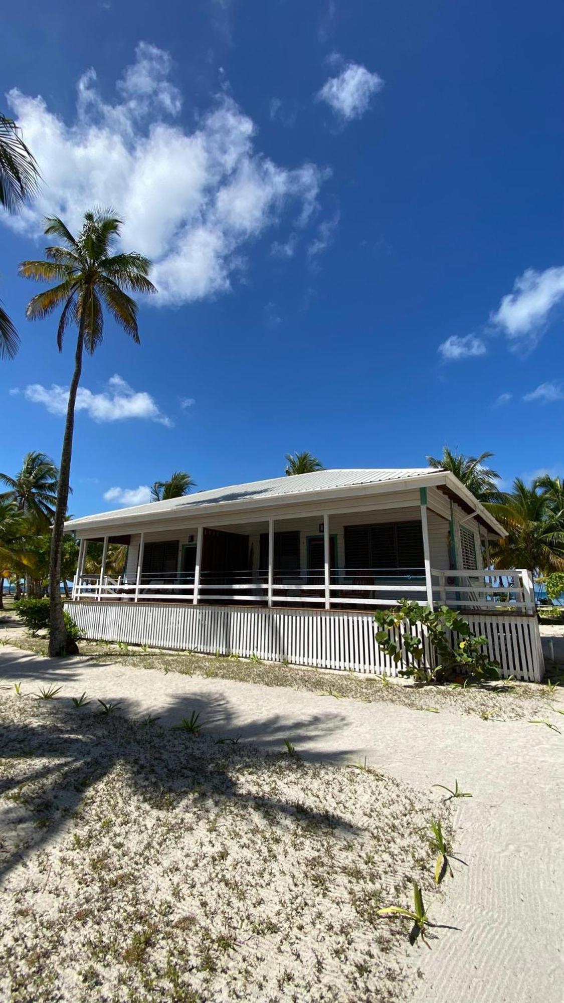 Pelican South Water Caye Hotel 4*