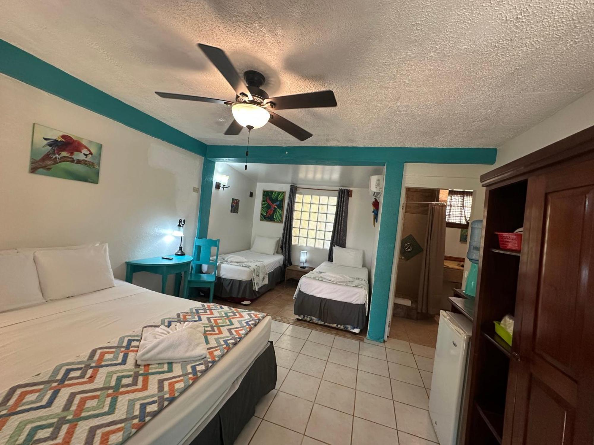 Guest house Seasons Belize Hopkins