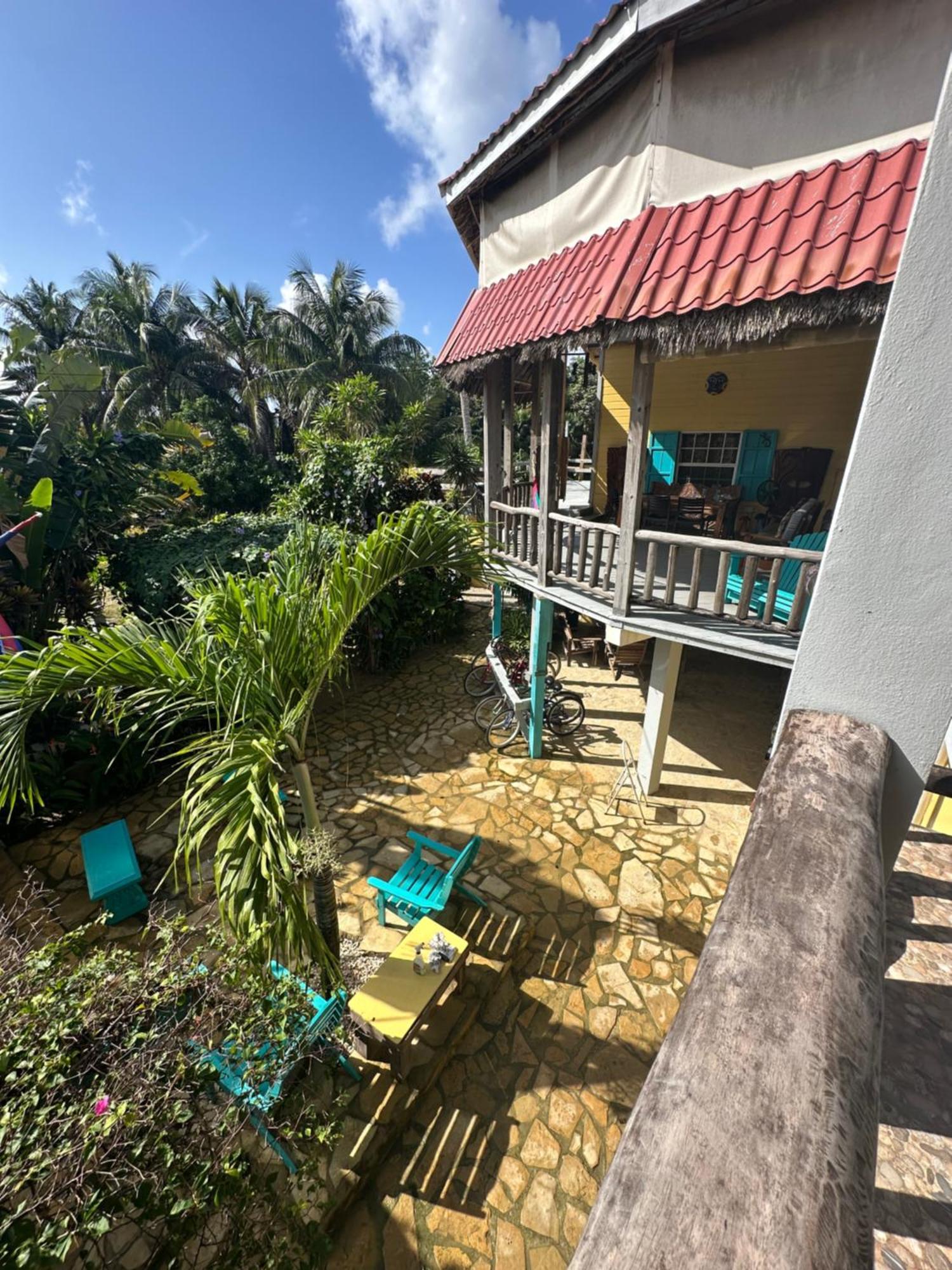 Seasons Belize * Hopkins
