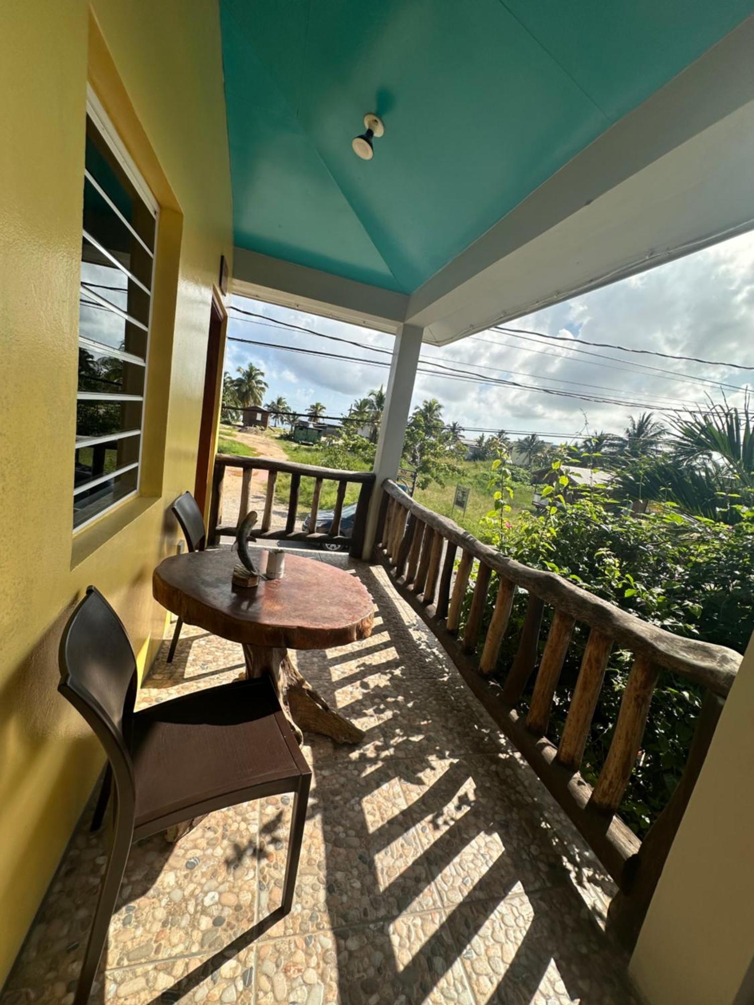 Guest house Seasons Belize