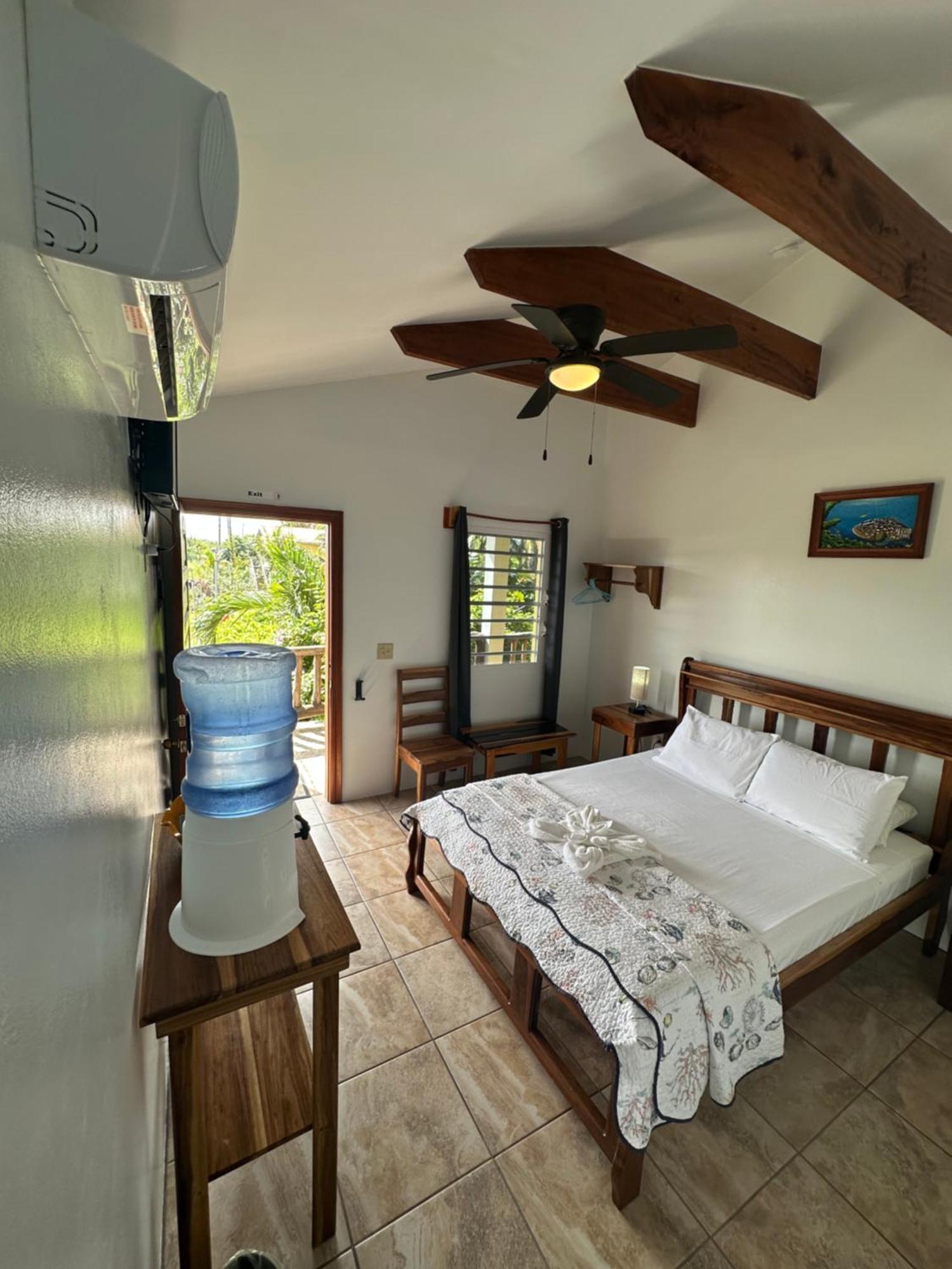 Seasons Belize Guest house *
