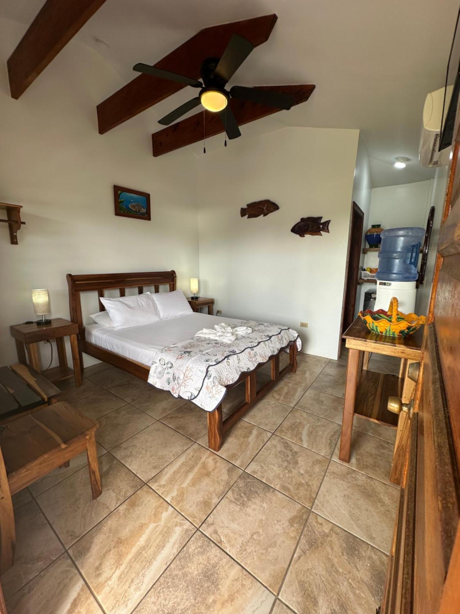 Guest house Seasons Belize *