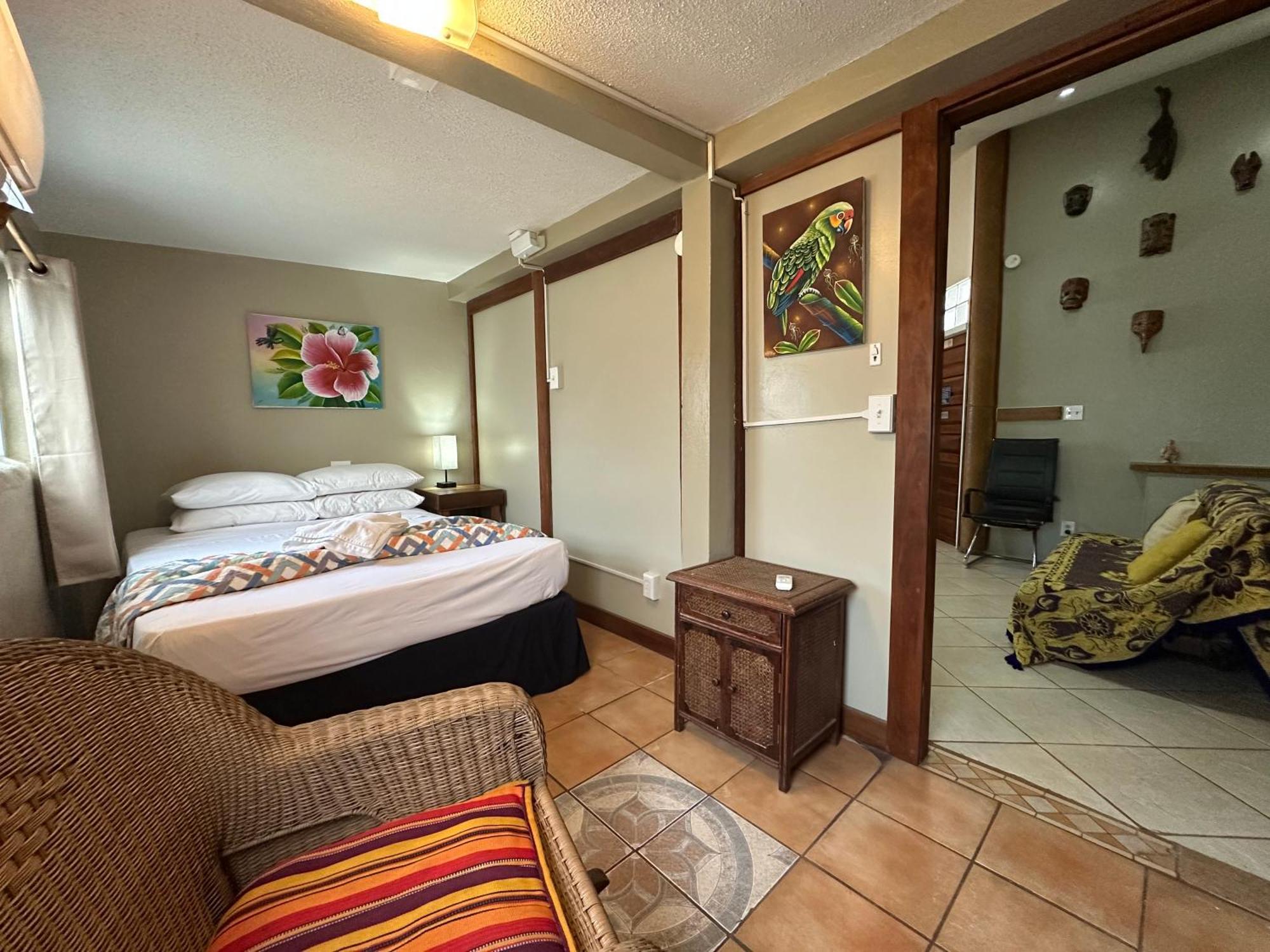 Guest house Seasons Belize *