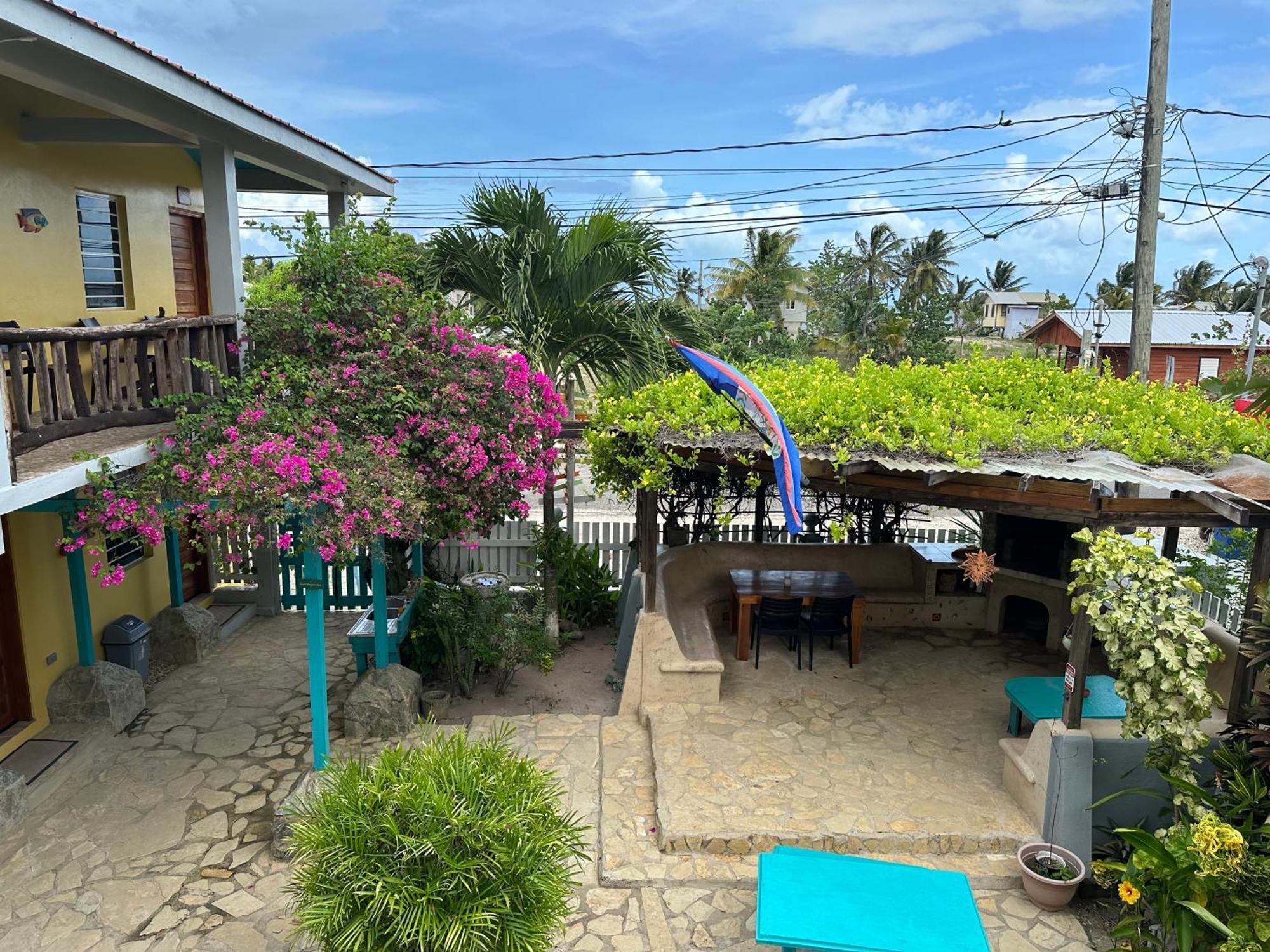 Guest house Seasons Belize