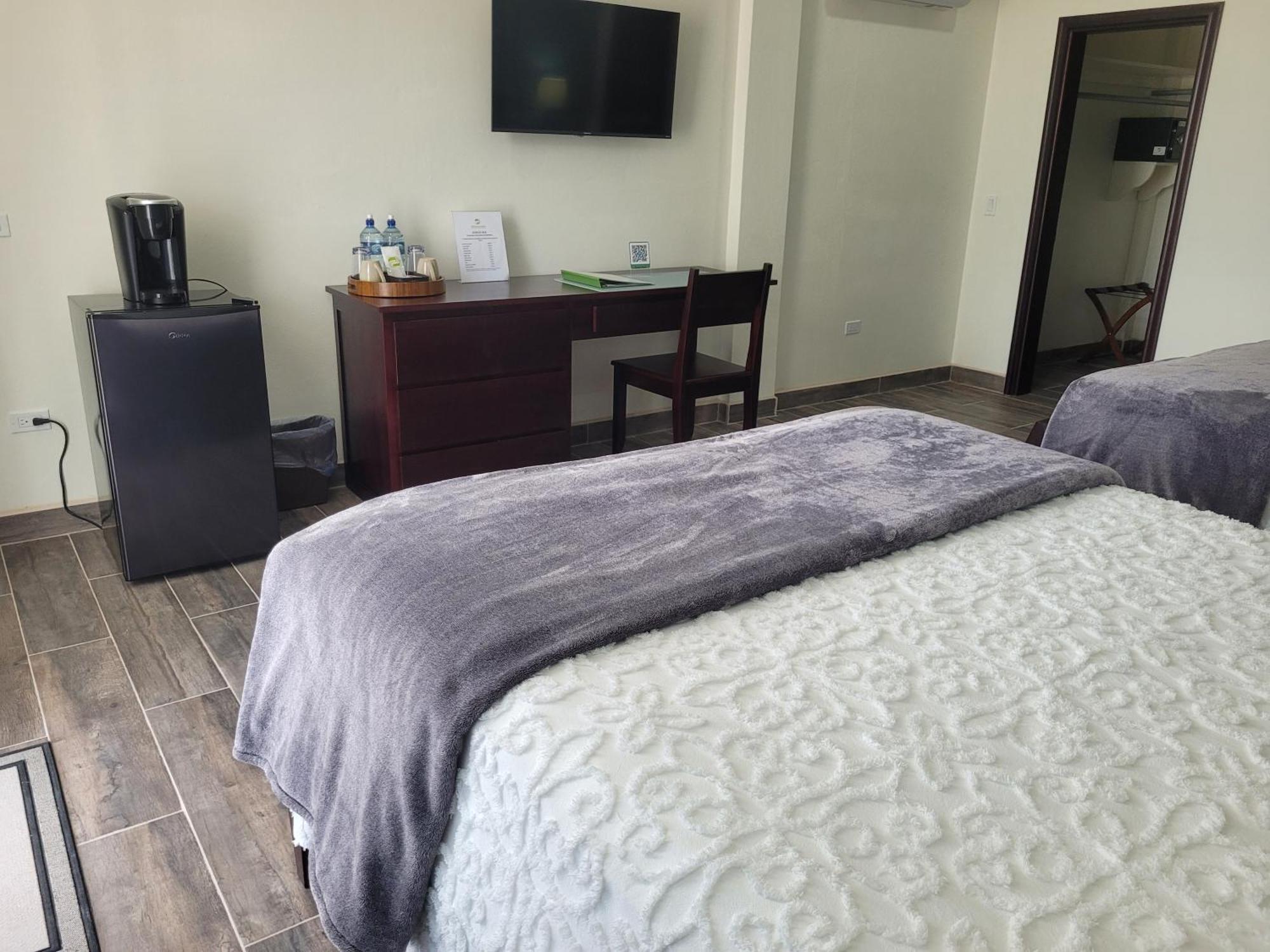 Ashton Court Belize * Belize City