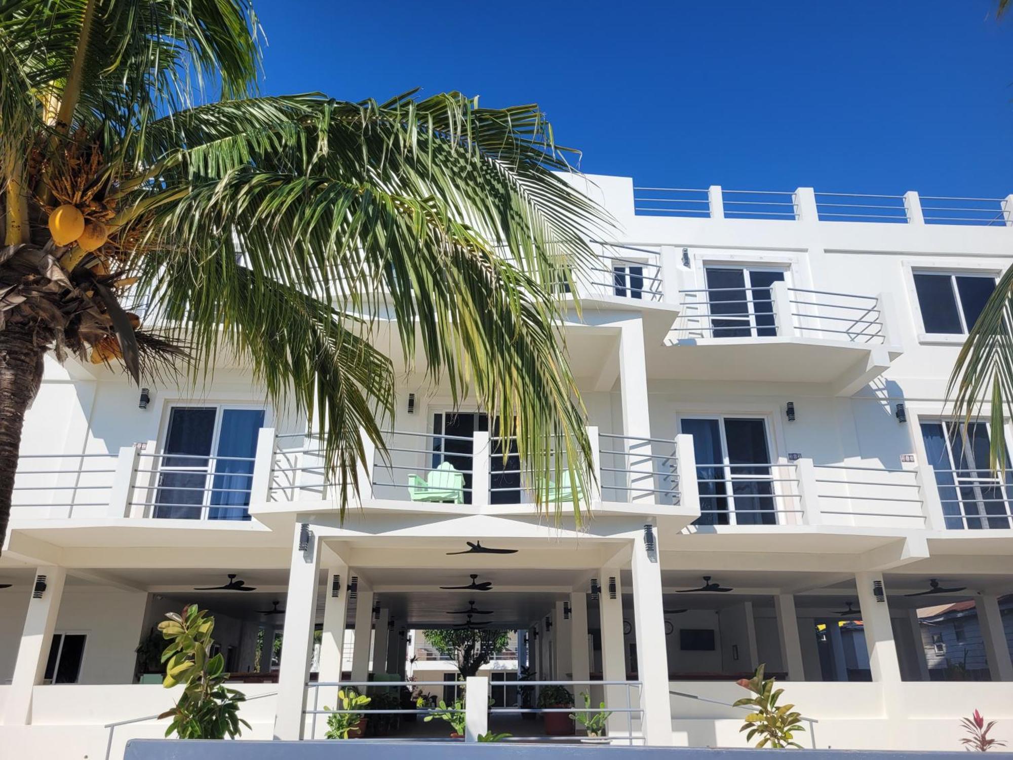 Ashton Court Belize *