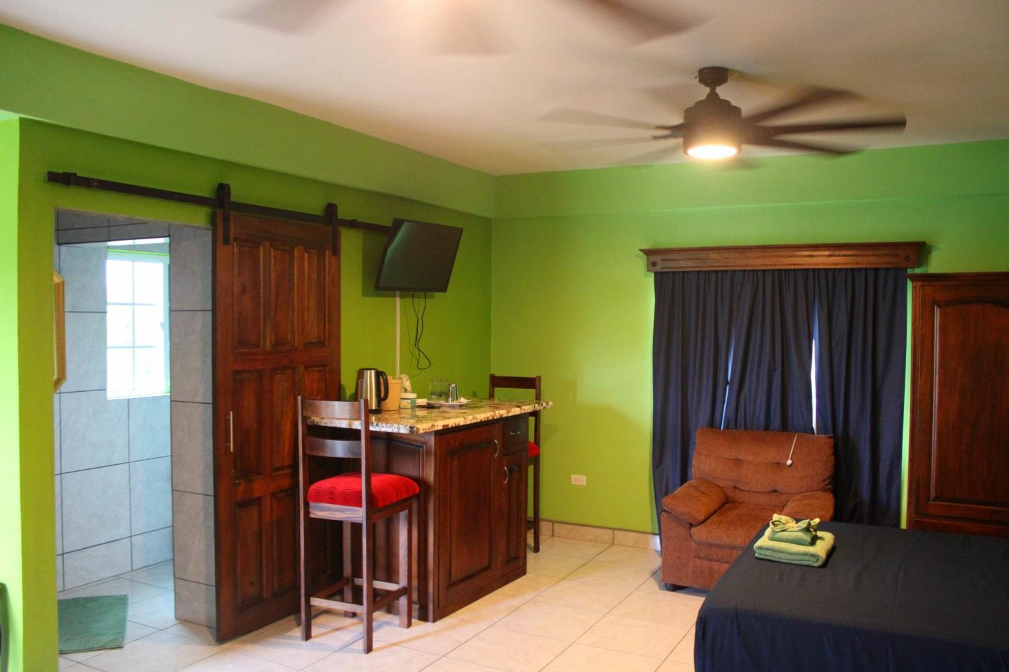 Resort Daphne's Lagoon Belize City
