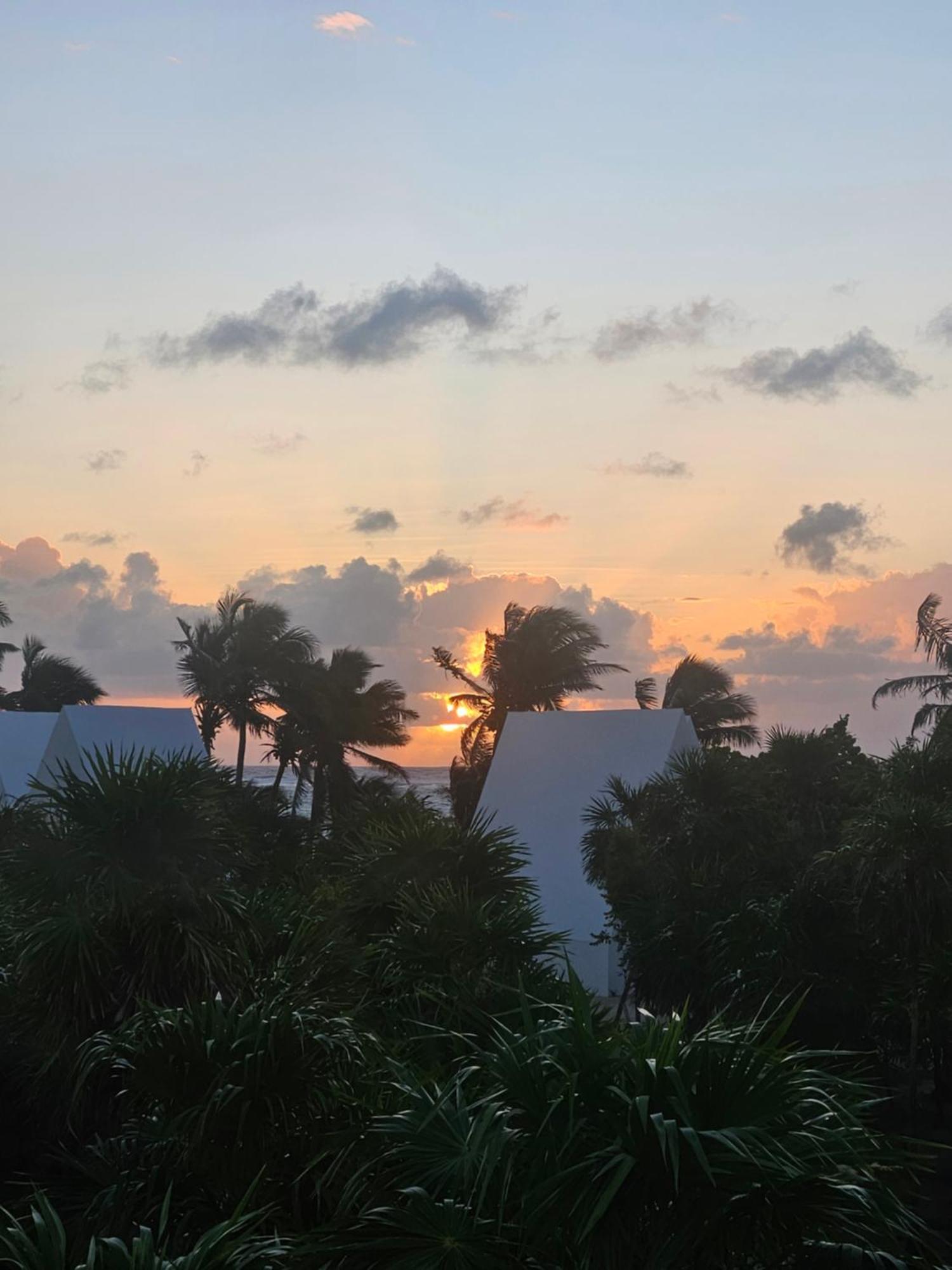 Sand And Sky Resort *