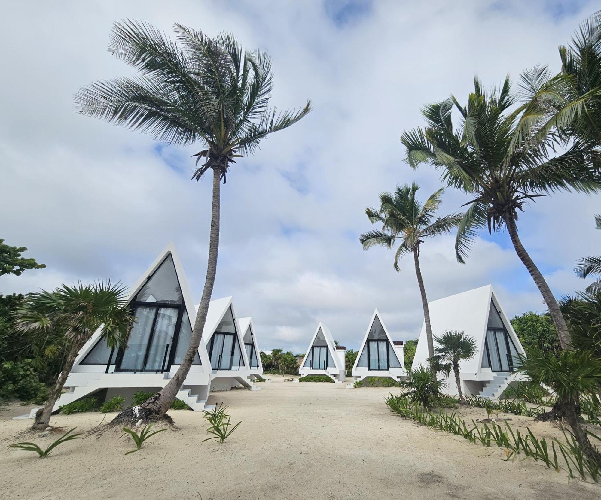 Sand And Sky Resort *