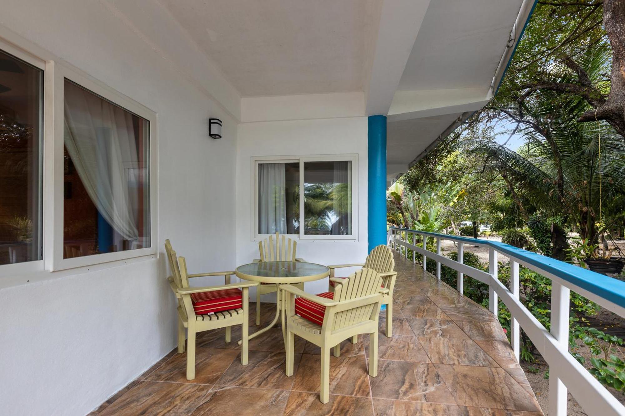 #24 @ Beachside Apartment Placencia