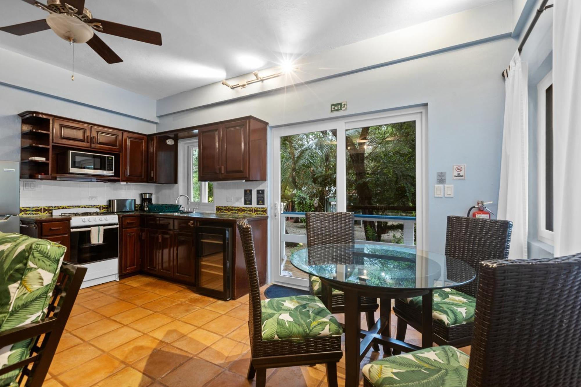 #24 @ Beachside Apartment *