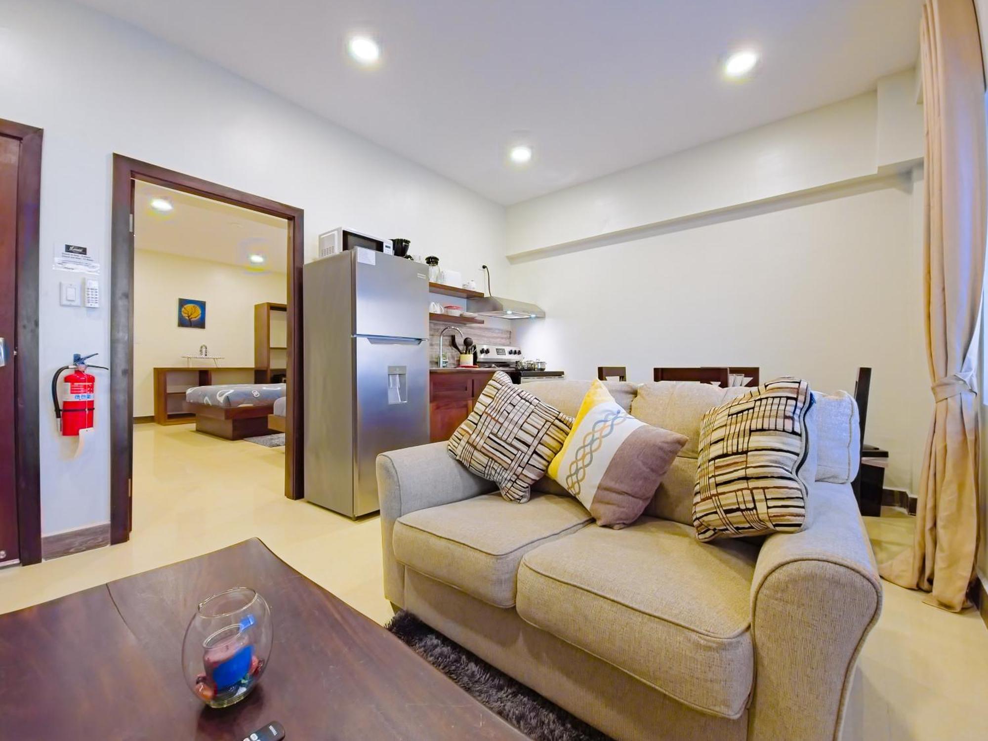 Louis' 5* Placencia