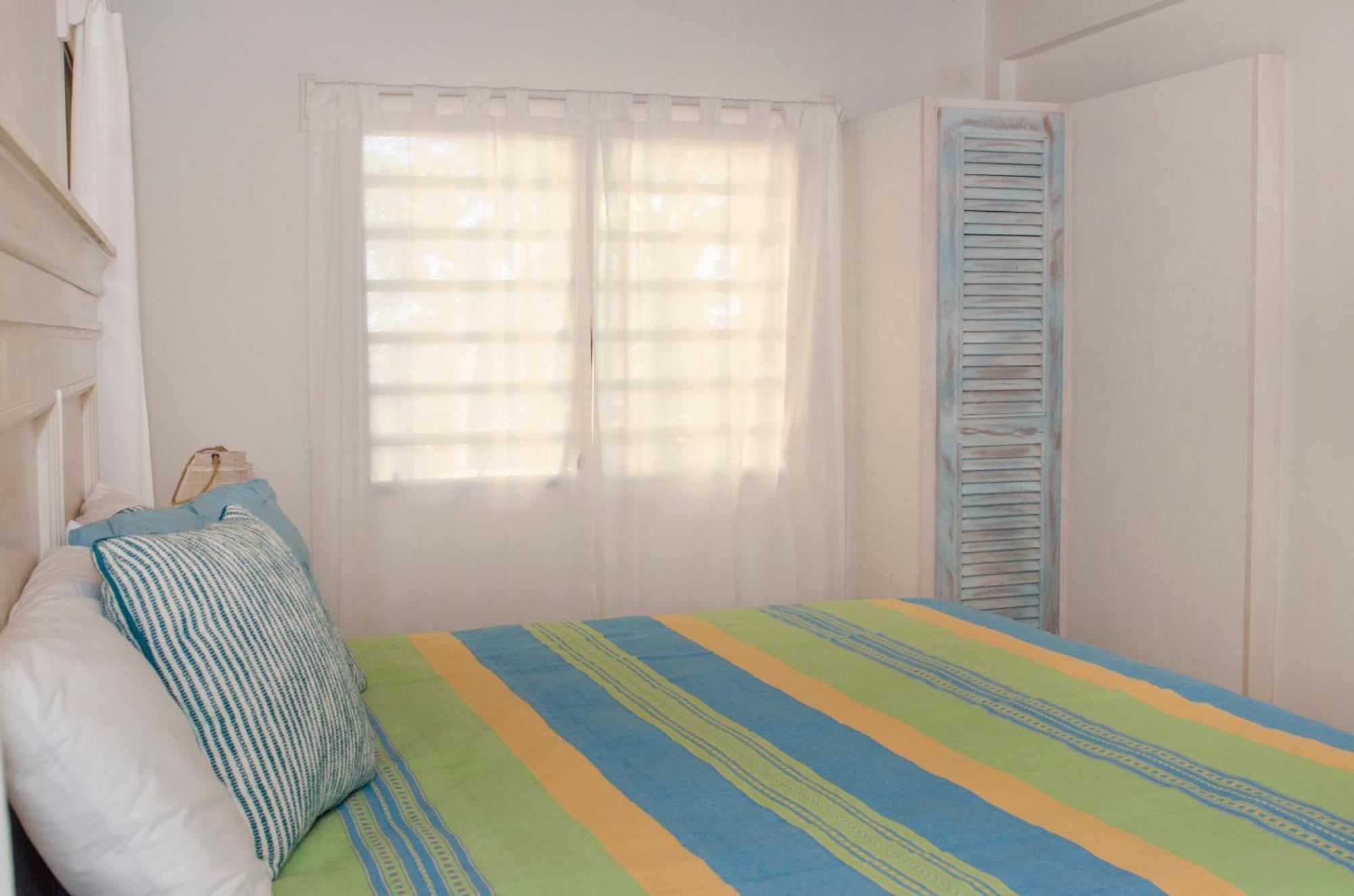 Babylon * San Pedro (Ambergris Caye)