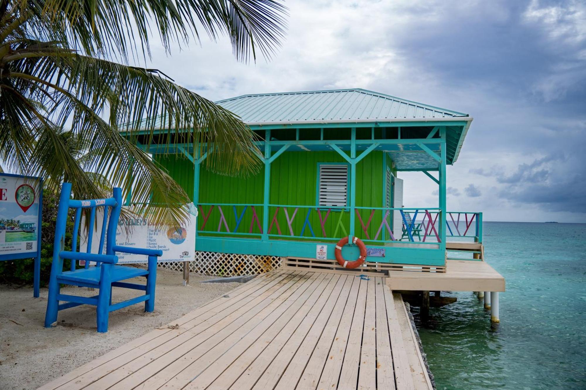 King Lewey's Island Resort 3*