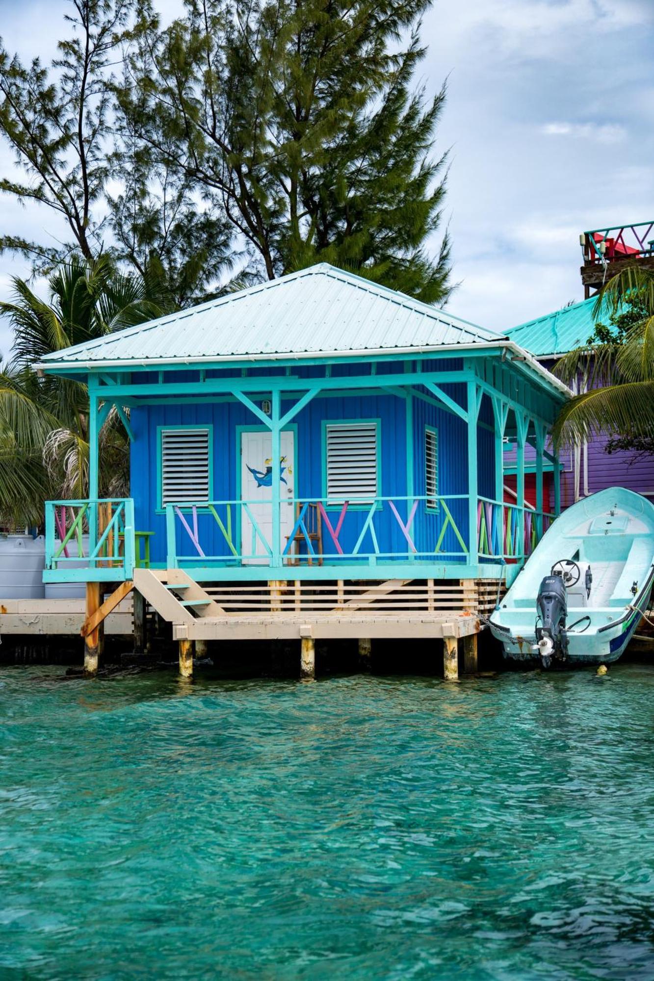 King Lewey's Island Resort Placencia