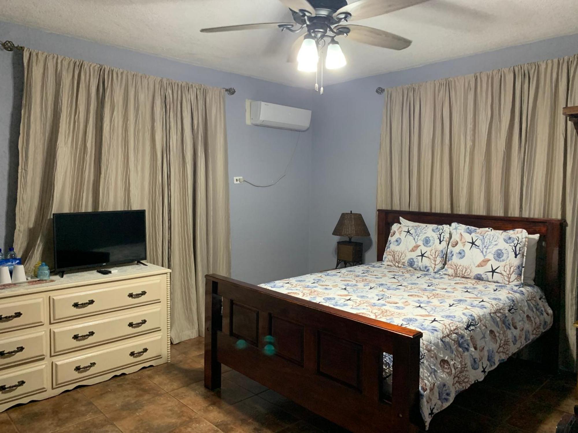 Bonefish Hotel