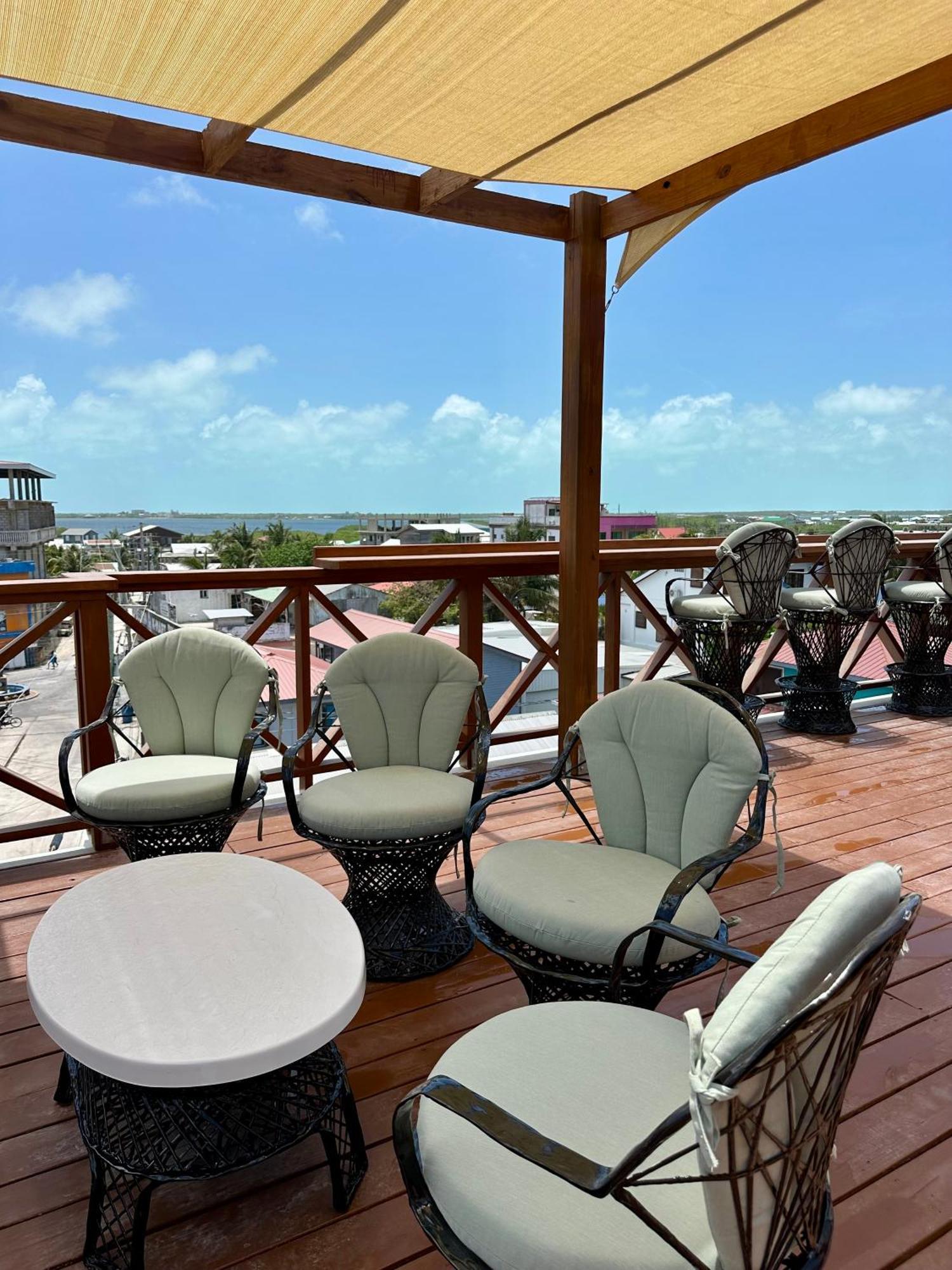 Sandbar Beachfront & Restaurant Hostel San Pedro (Ambergris Caye)