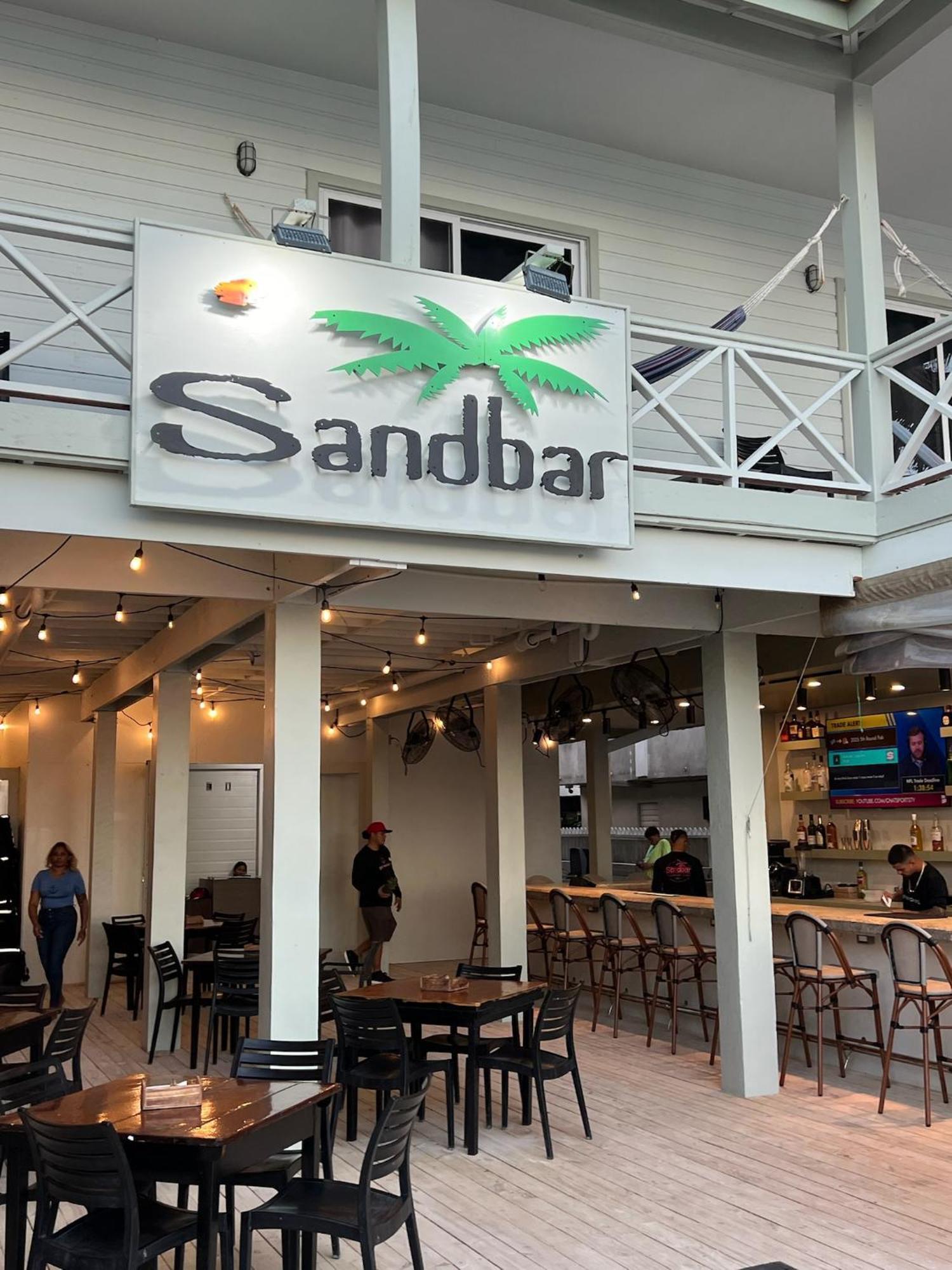 Sandbar Beachfront & Restaurant *