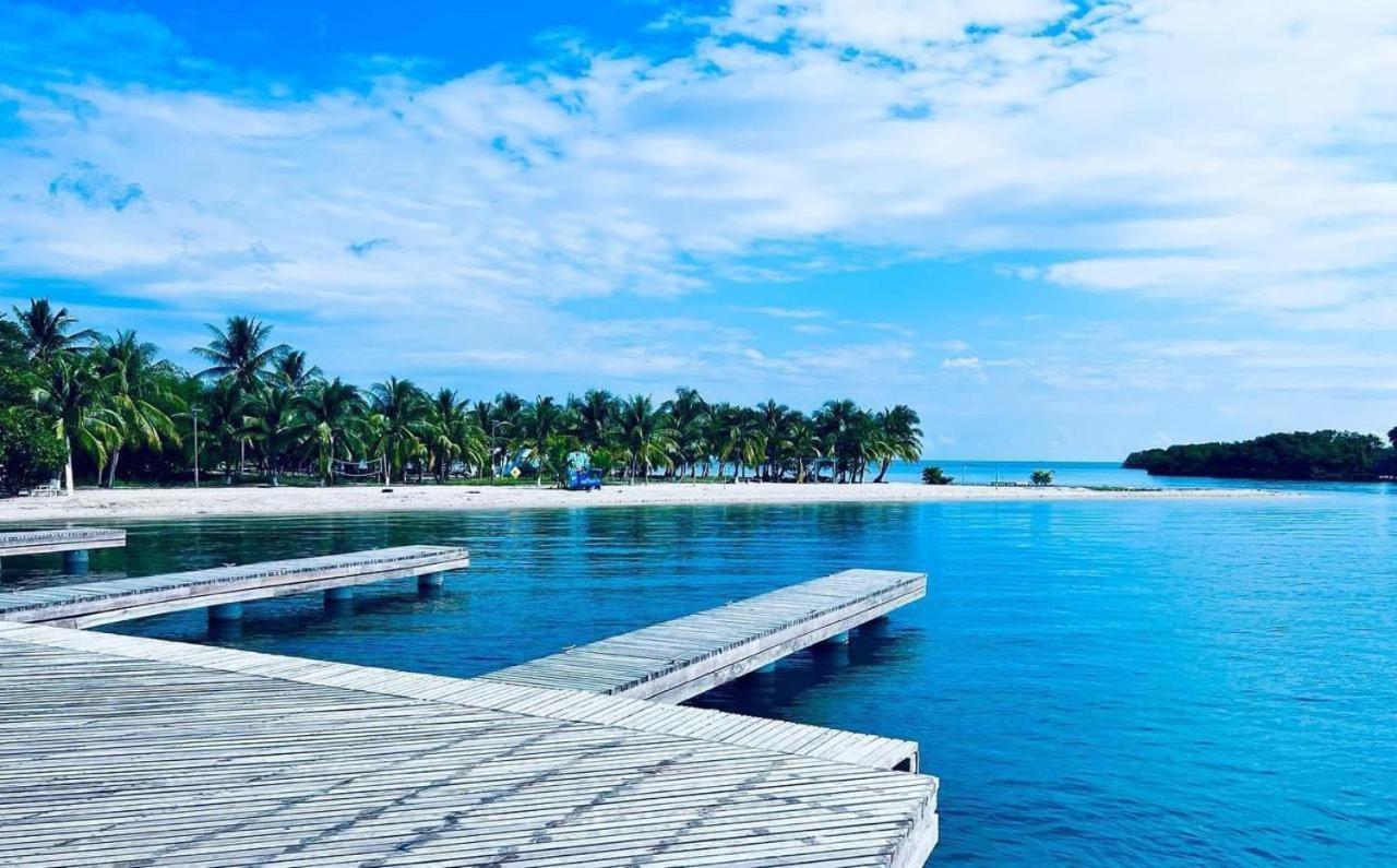 Louis' 5* Placencia