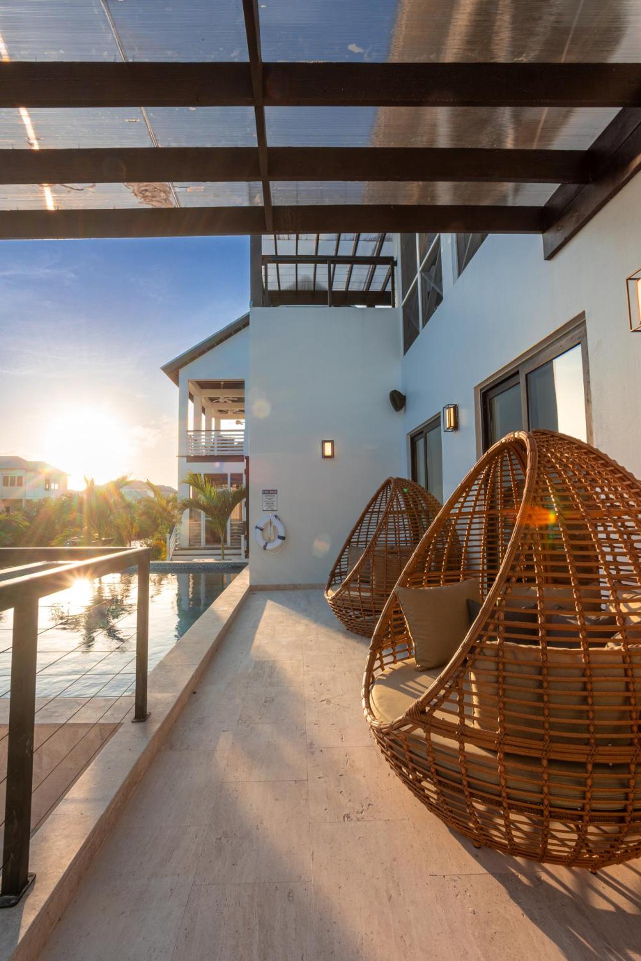 Casa Bonita And Pool Club At Mahogany Bay Villa *